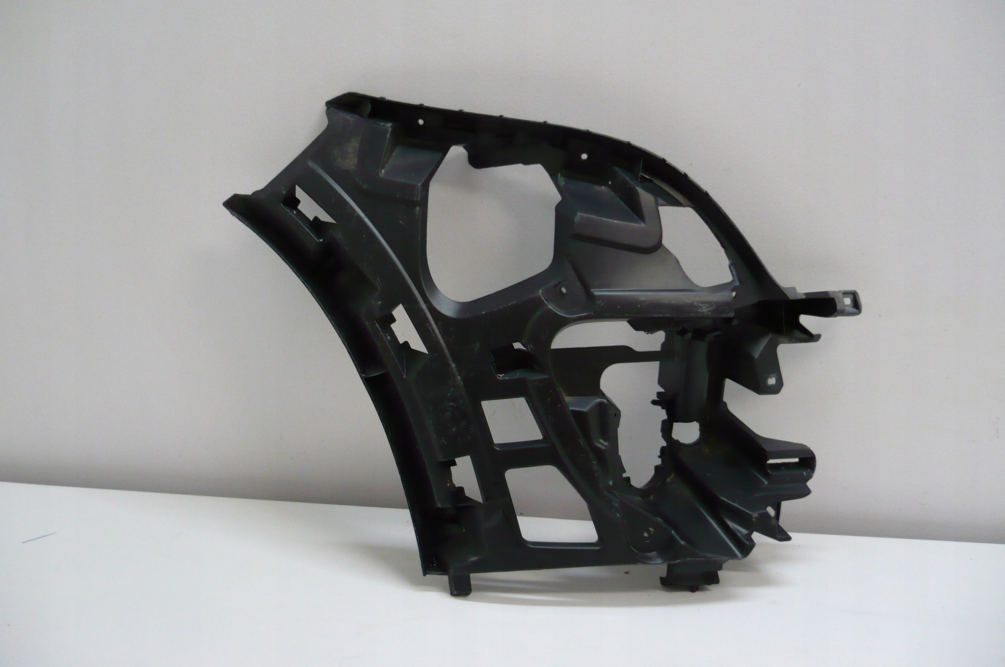 RENAULT MEGANE III 3 LIFT 2012- holder bumper bracket right front