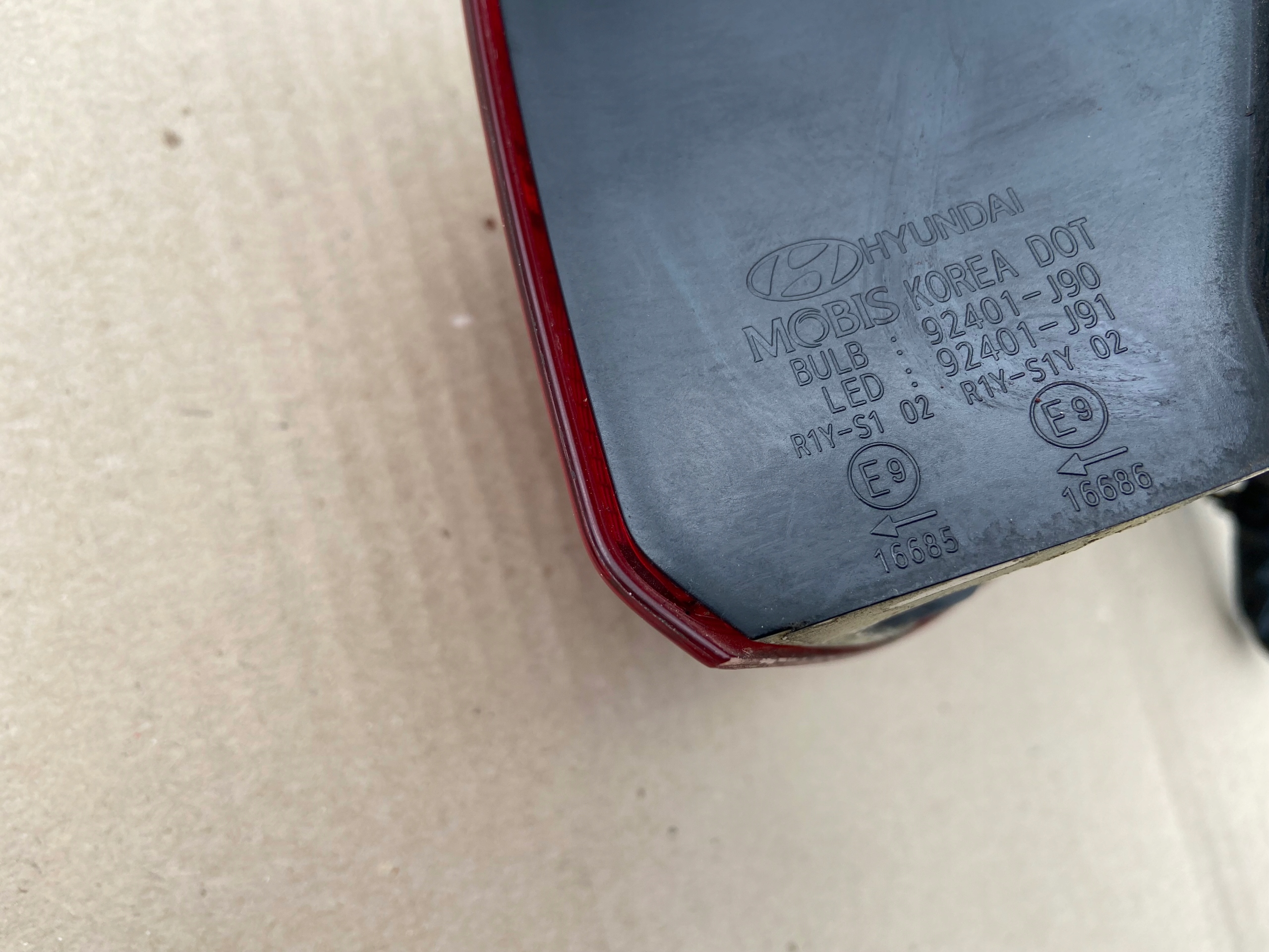 фонарь led KONA левый задний 92402 j90