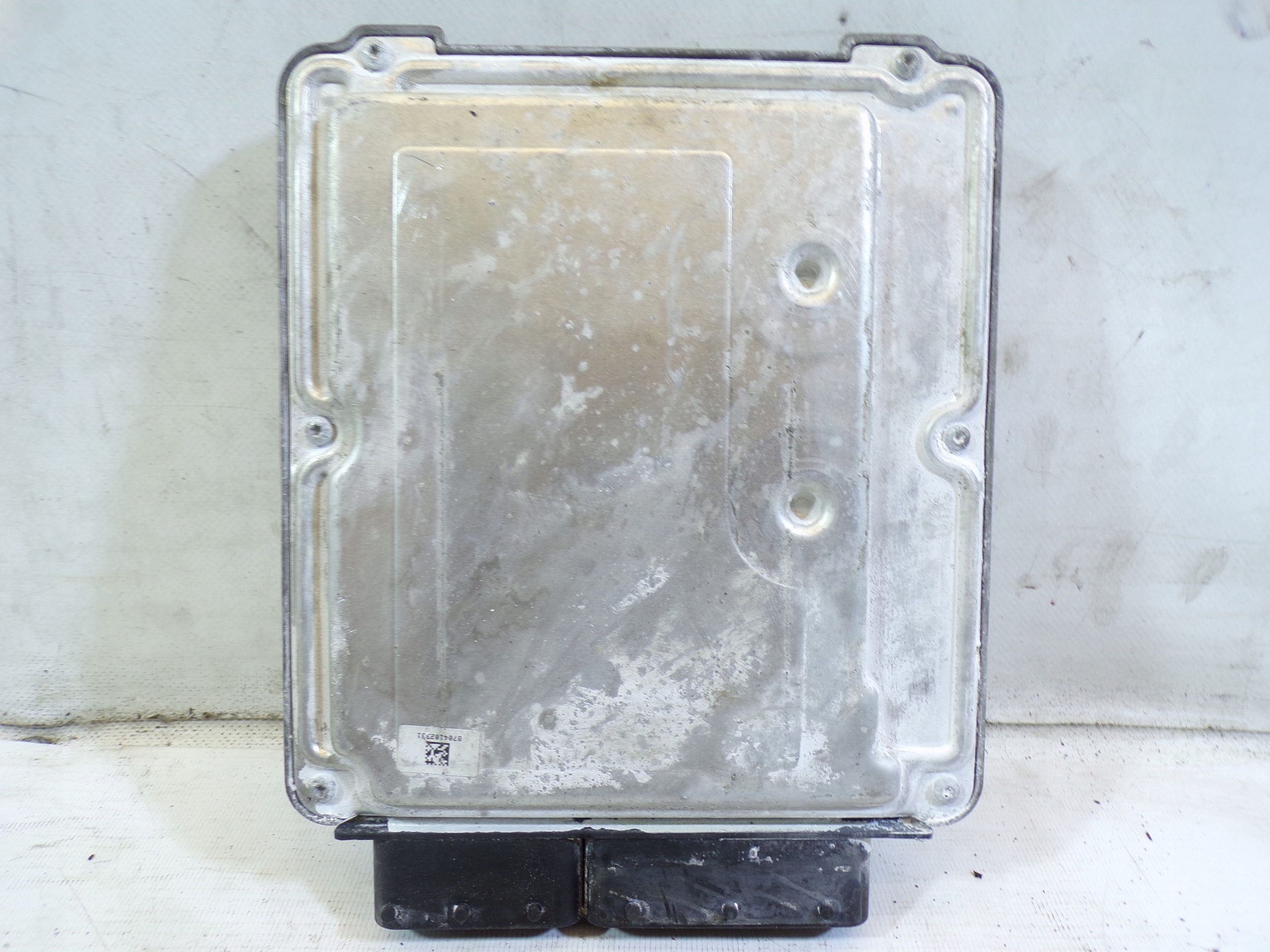 computer control unit of the engine OPEL INSIGNIA A 2.0 CDTI 55586981 / 0281018931