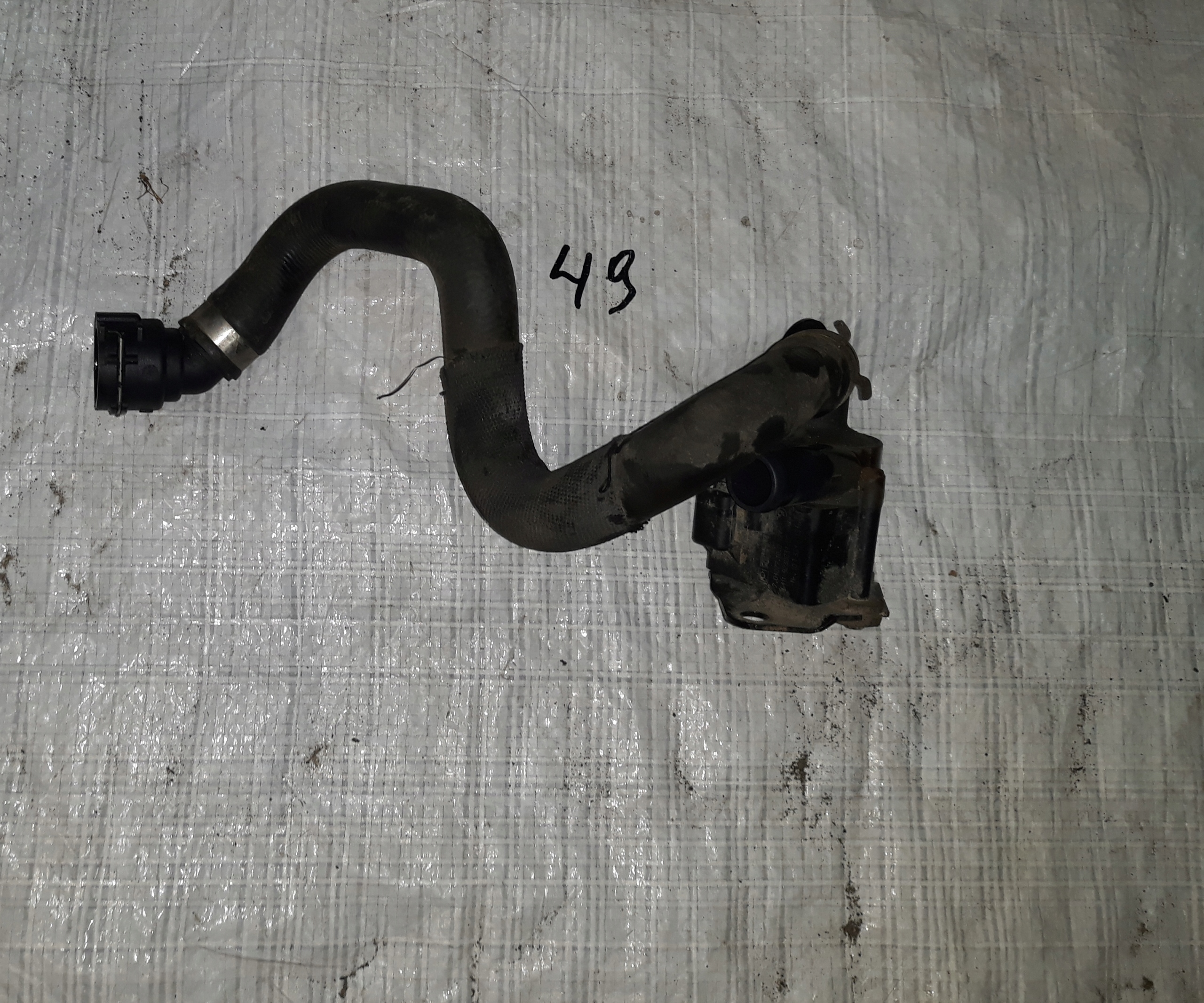 9230235 - BMW 5 F10 F11 шланг водяний насос