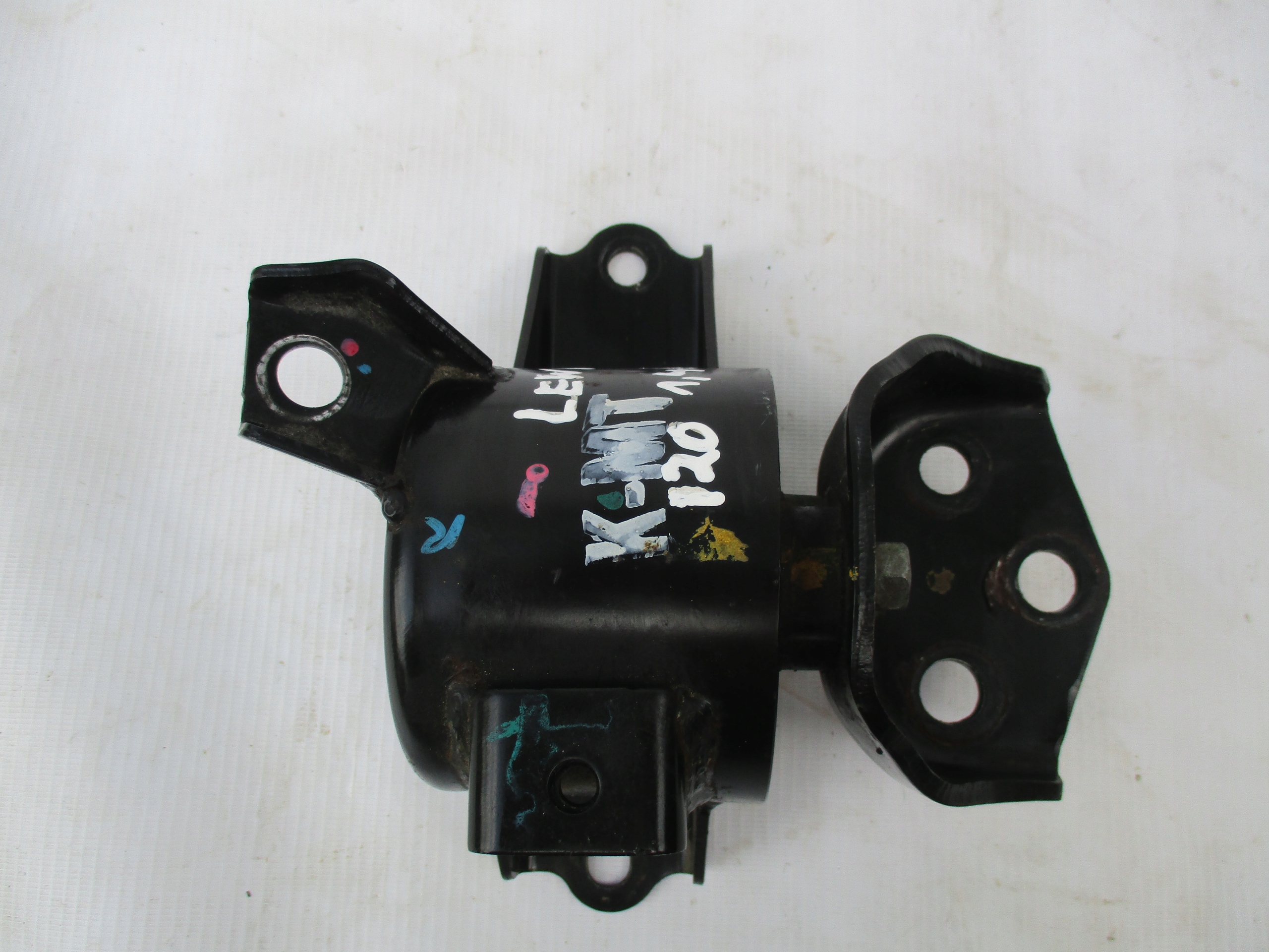 engine mount left Hyundai i20 12-14r