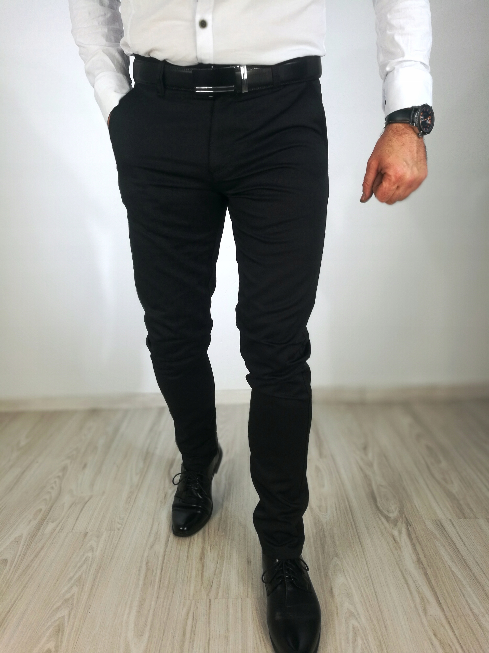 Pánské hladké společenské kalhoty černé 40