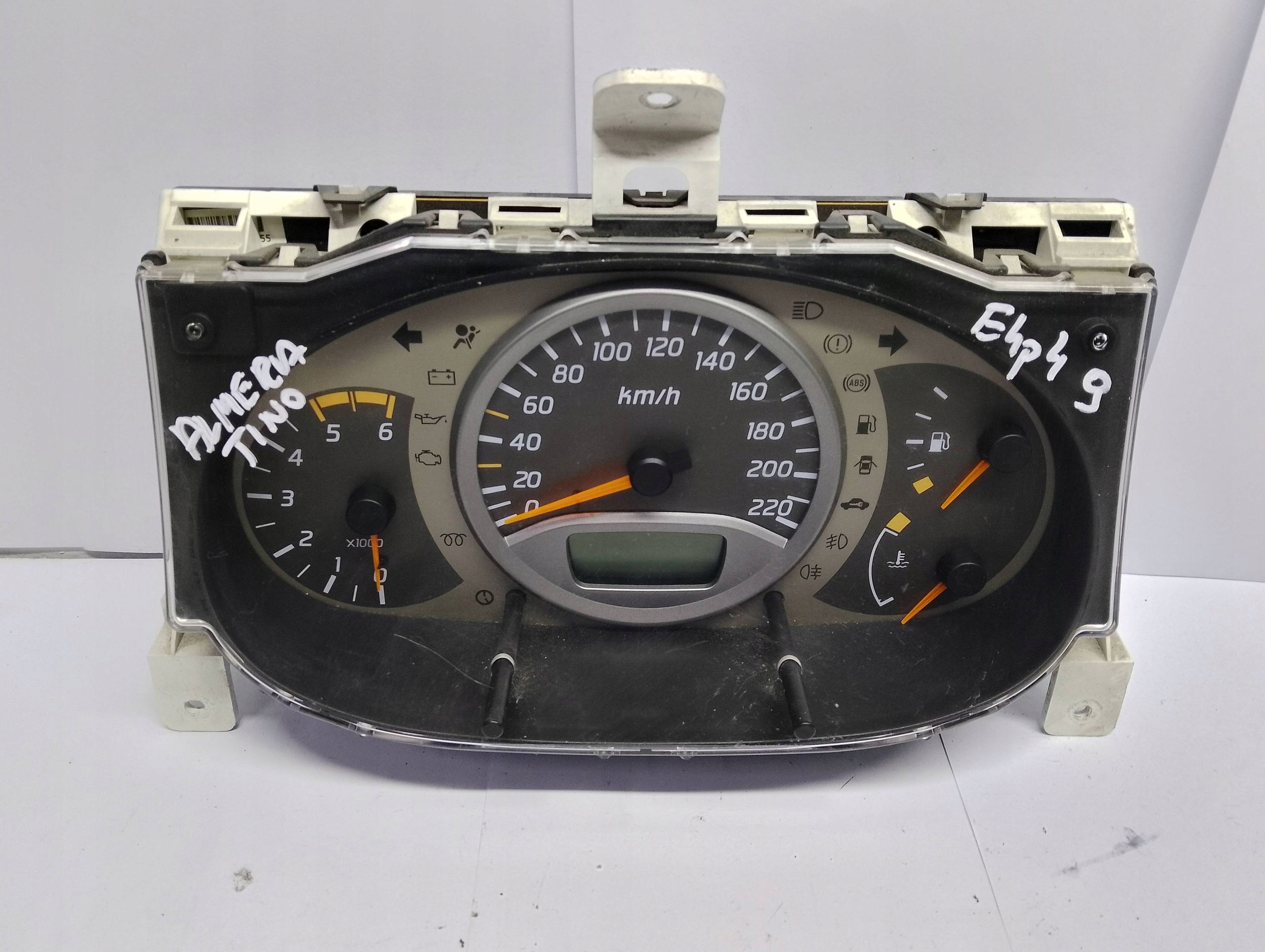 dials dials Nissan Almera Tino BU071