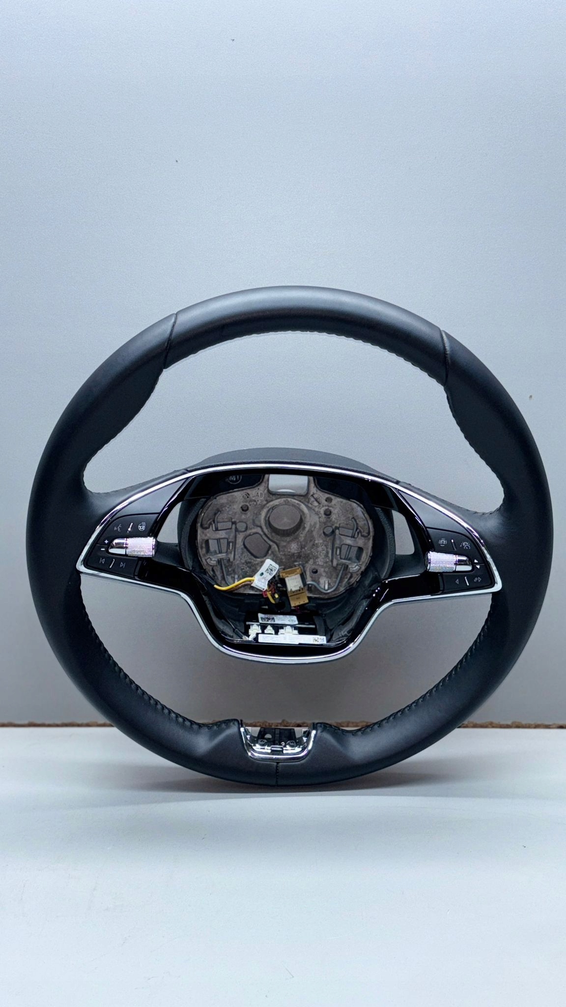 SKODA KODIAQ steering wheel, leather 5E3959542F without LOPATEK