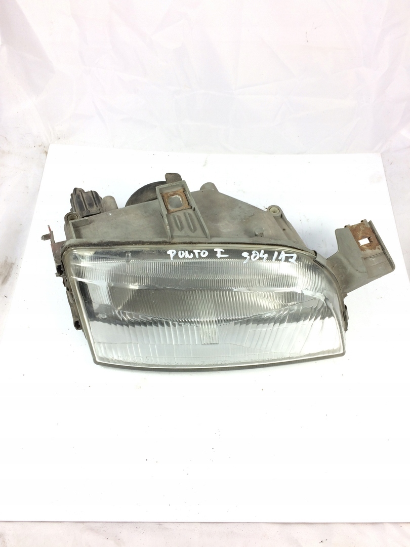 REFLEKTOR light front FIAT PUNTO and 301142622 HELLA