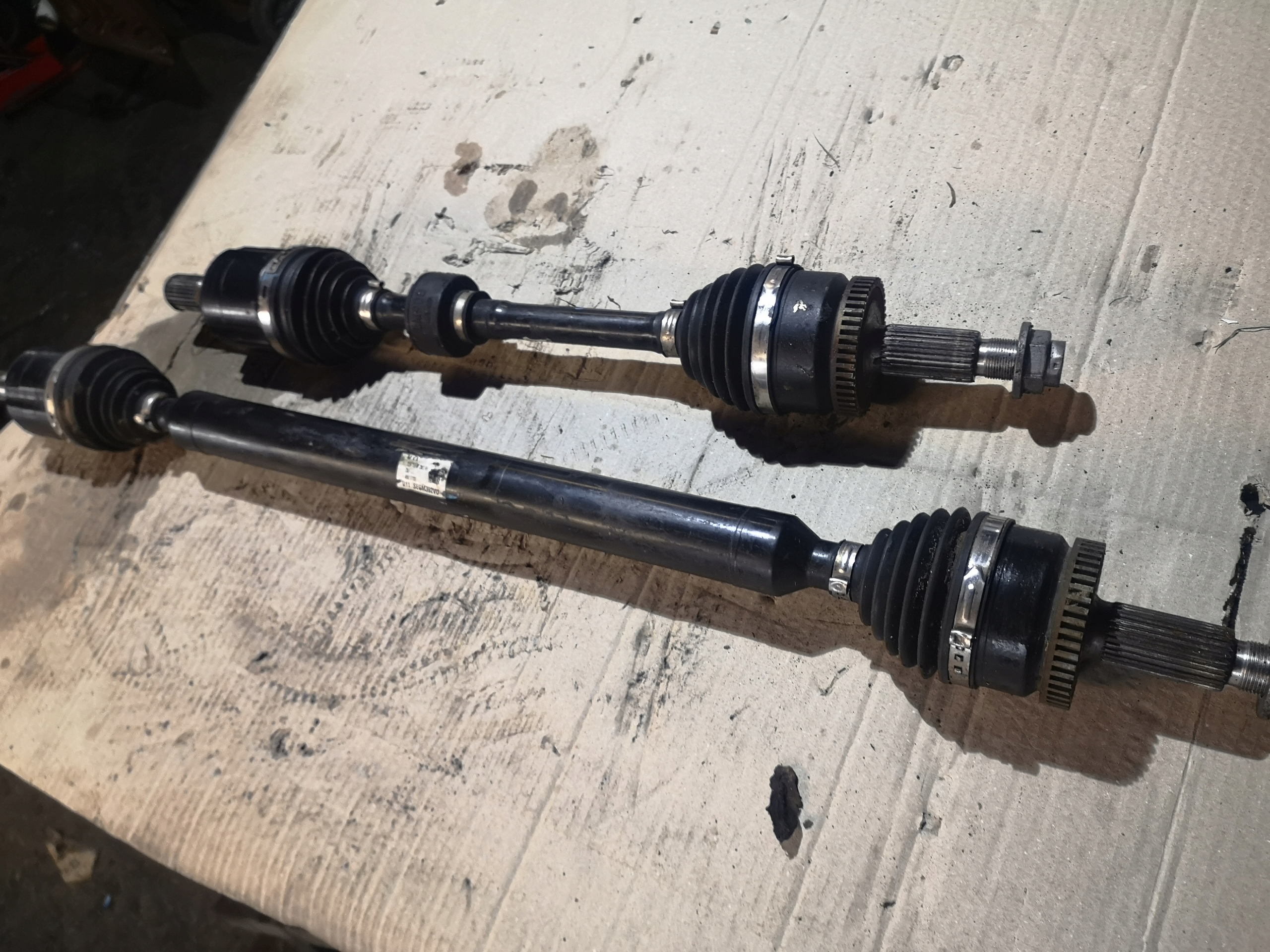 ПІВВІСЬ ПРАВИЙ HYUNDAI TUCSON II 1.6 2 WD 49501D7200