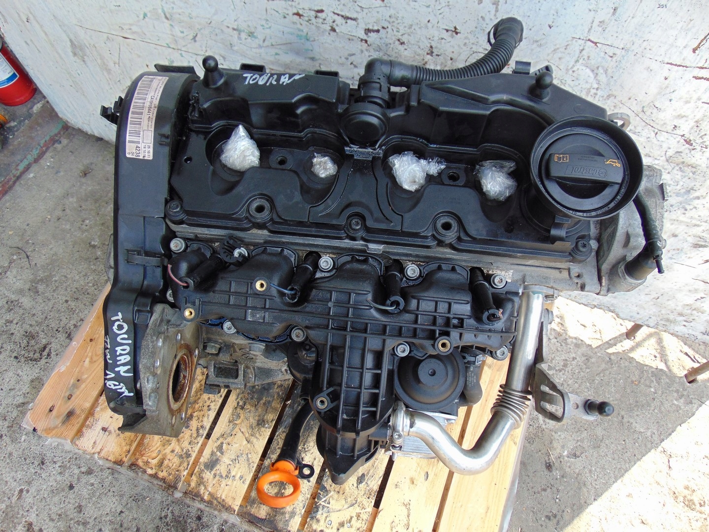 двигатель без навесного vw TOURAN 2010-2015 и другие 1.6 tdi 169 тыс. км.