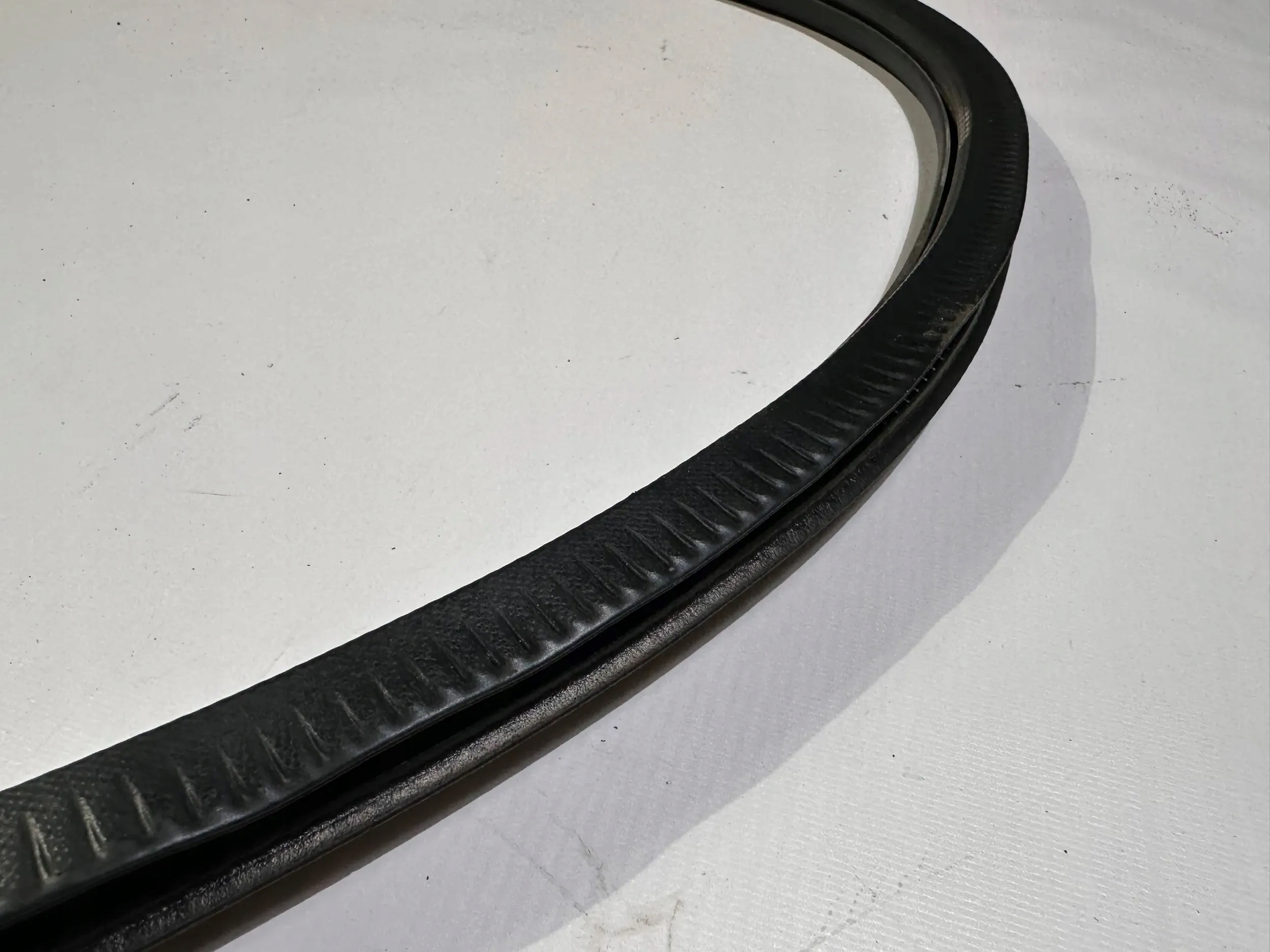 gasket uszczelki door left front front Chrysler Pacifica 2016 - 2024