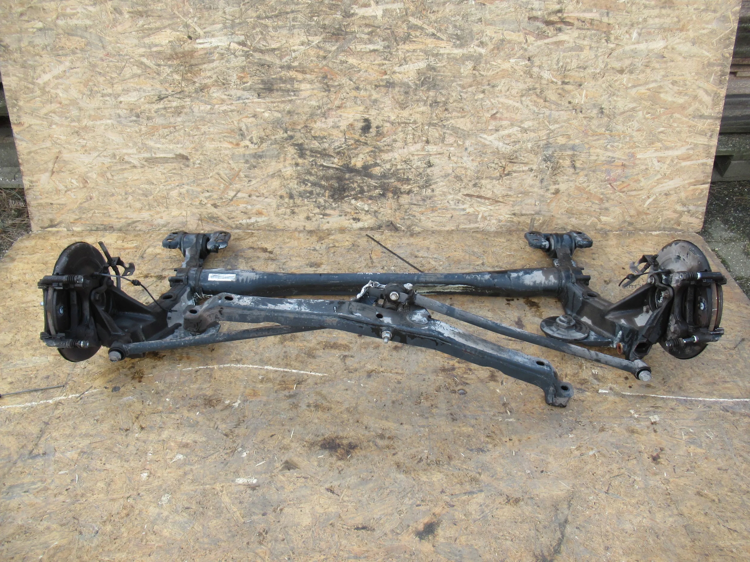 Oś tył Opel Astra J