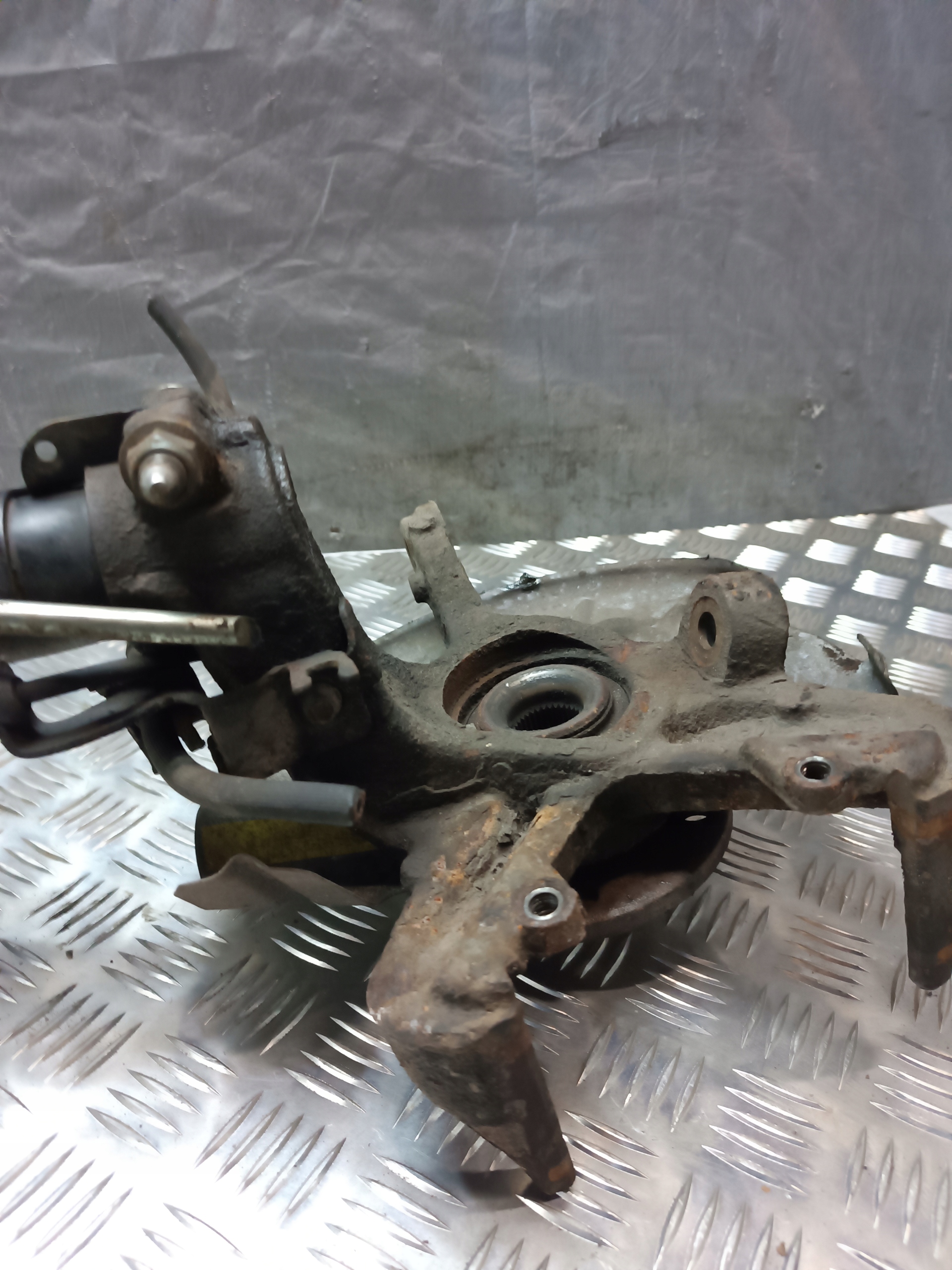 McPherson right front VOLKSWAGEN VW POLO IV 2003r 1.2B