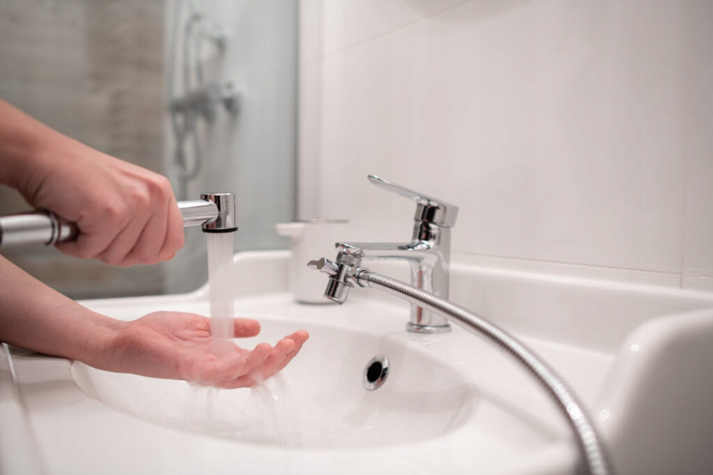 BIDETTA SŁUCHAWKA WĄŻ + AREATOR Z ZAWOREM 1/2 Marka Laveo