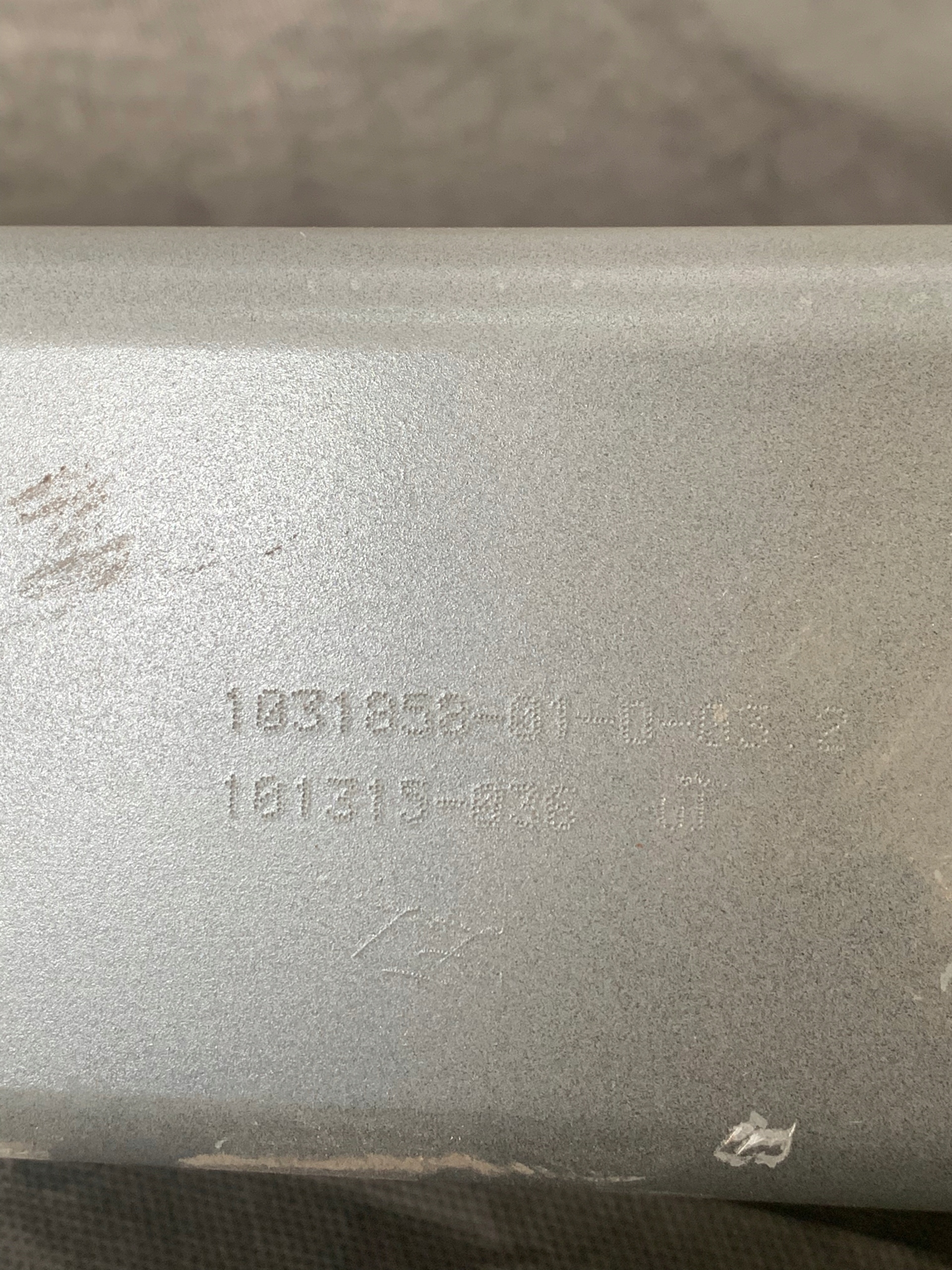 Tesla S 15 PODLUZNICA TYLNA PRAWA 1031858 01 D Weight with packaging 5 kg