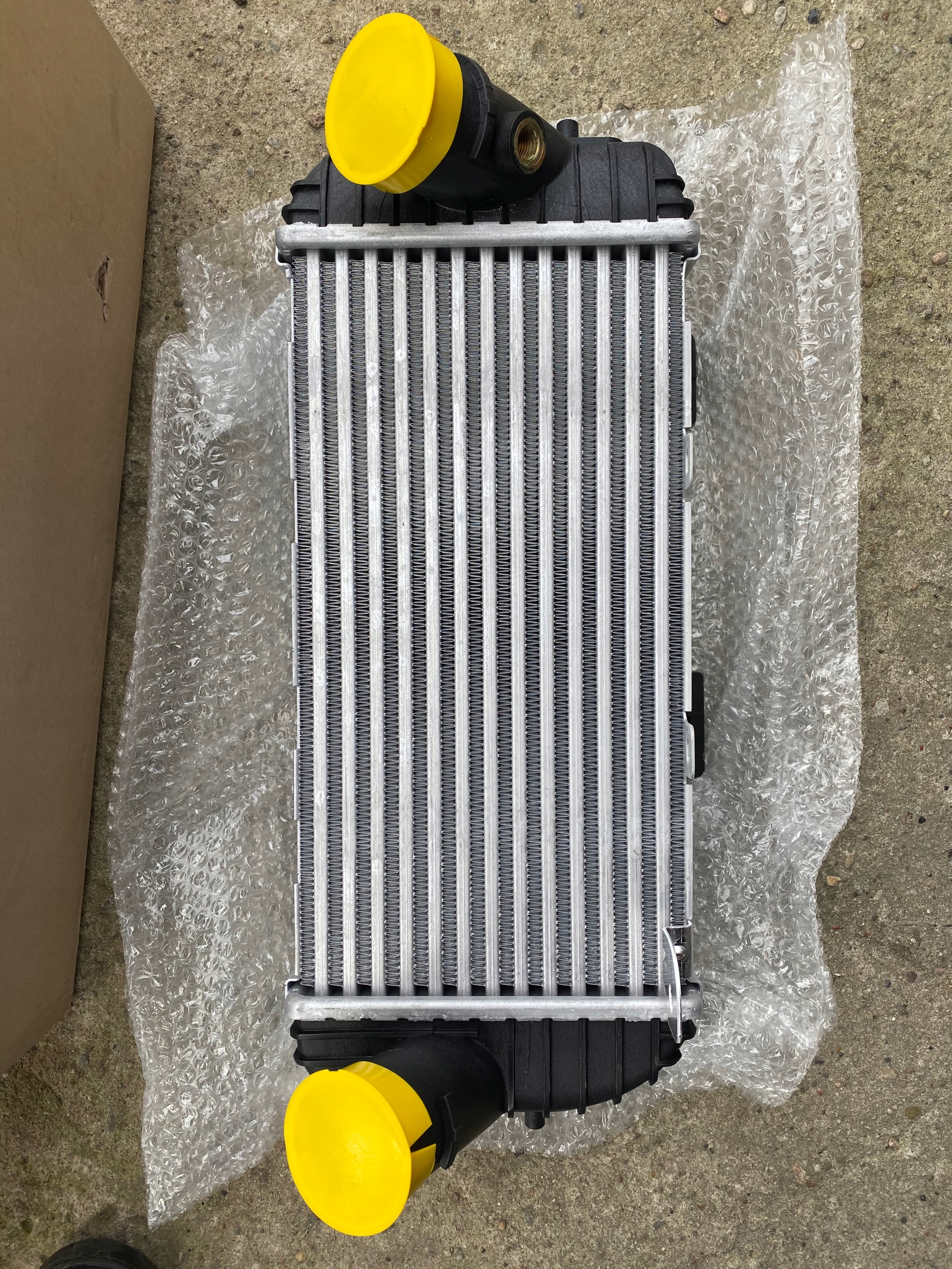 kia oe 28270-2F650 радиатор охлаждения