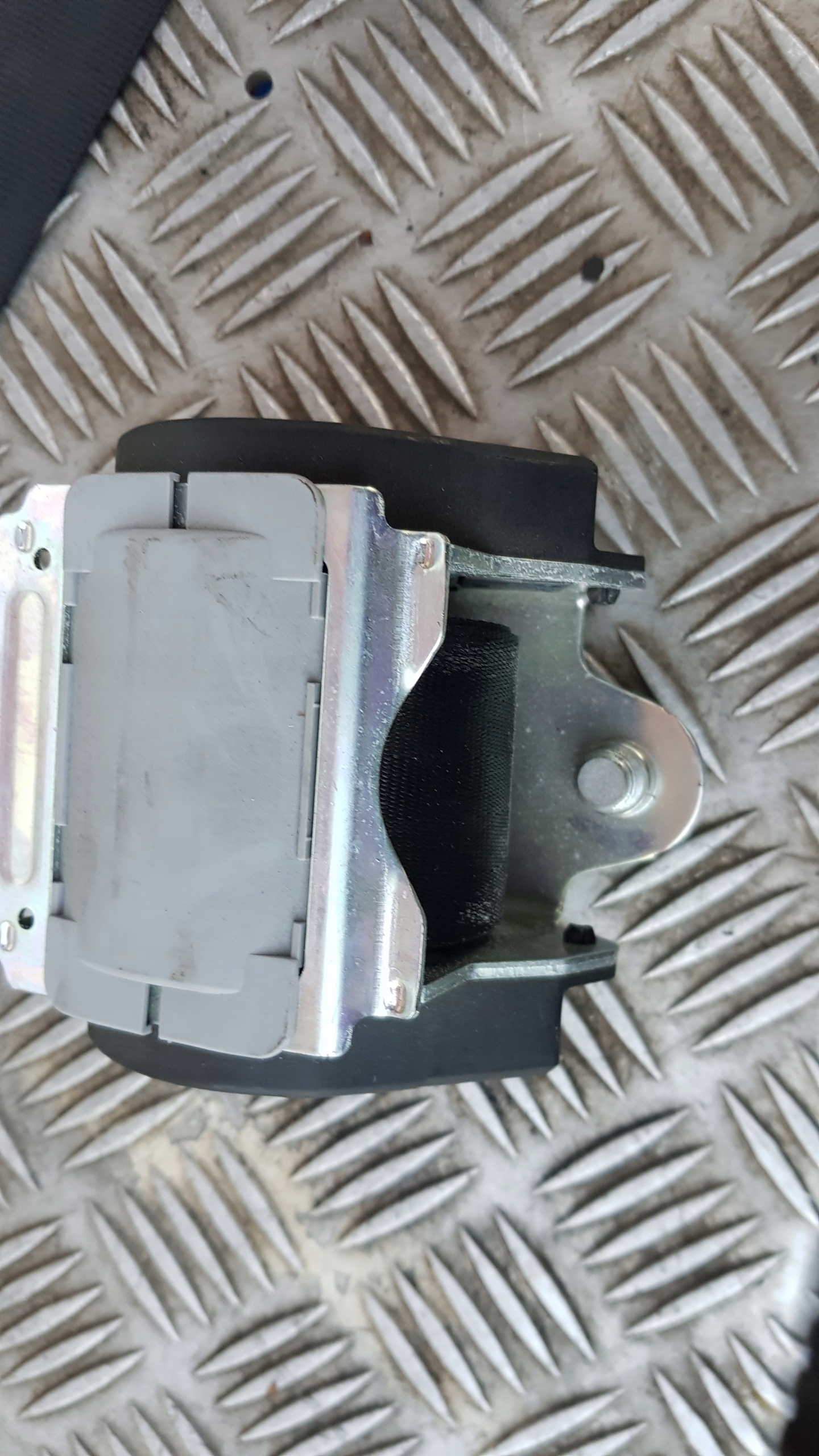 AUDI A6 C6 Gurten Sicherheits links heck 4f0857805e