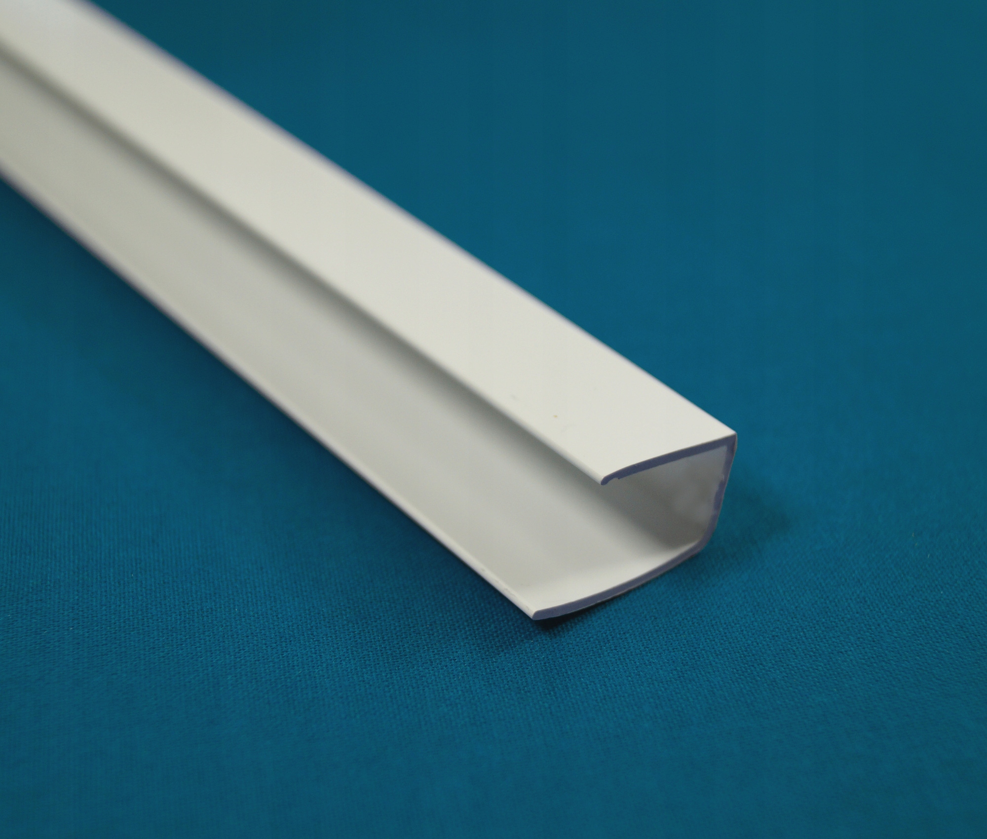 PROWADNICE DO ROLET PRZESTRZENNE BOCZNE 200CM-2SZT Długość 200 cm