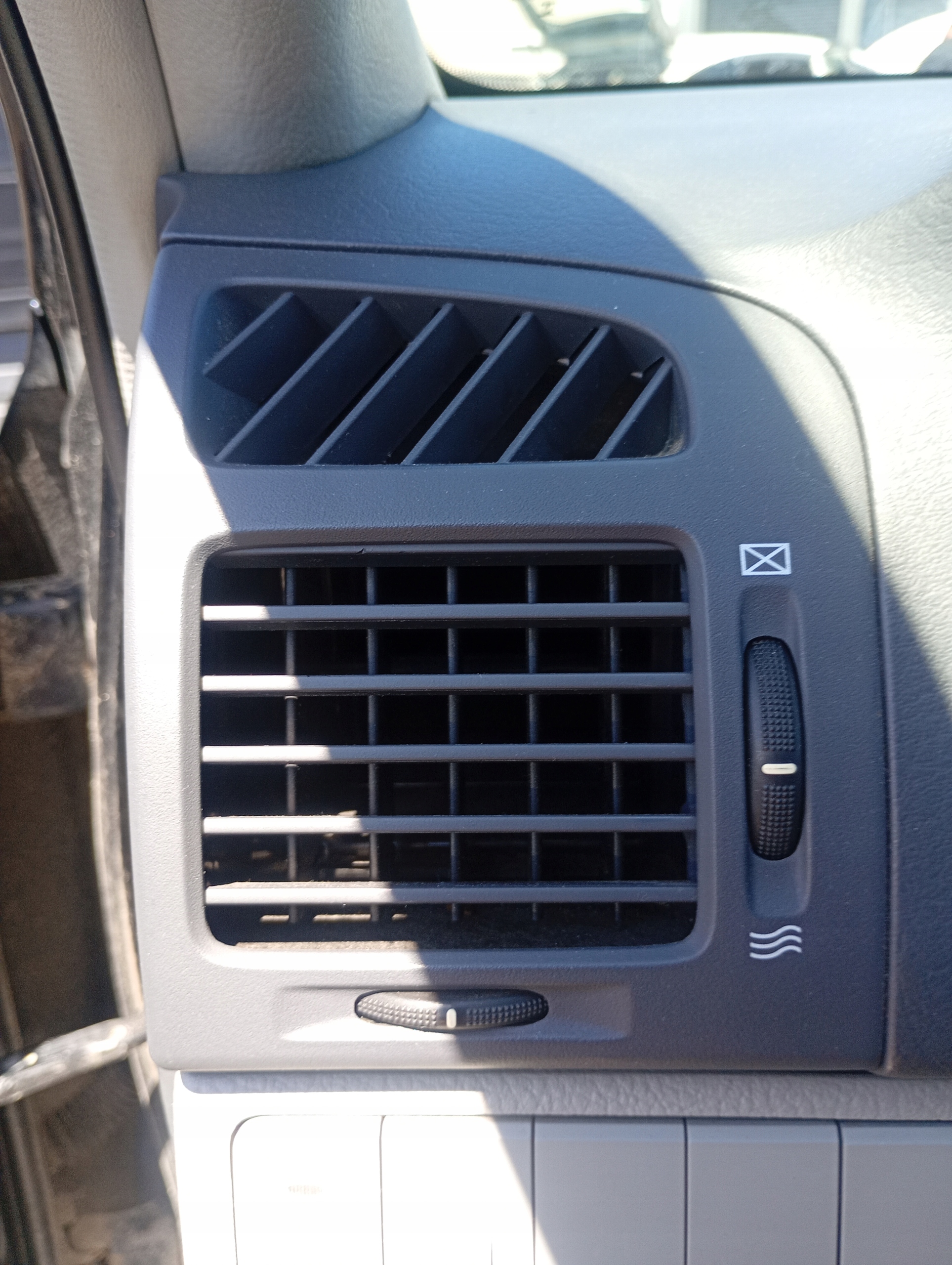 grid air conditioning devices air left driver´s Kia CERATO 1 and 04-07