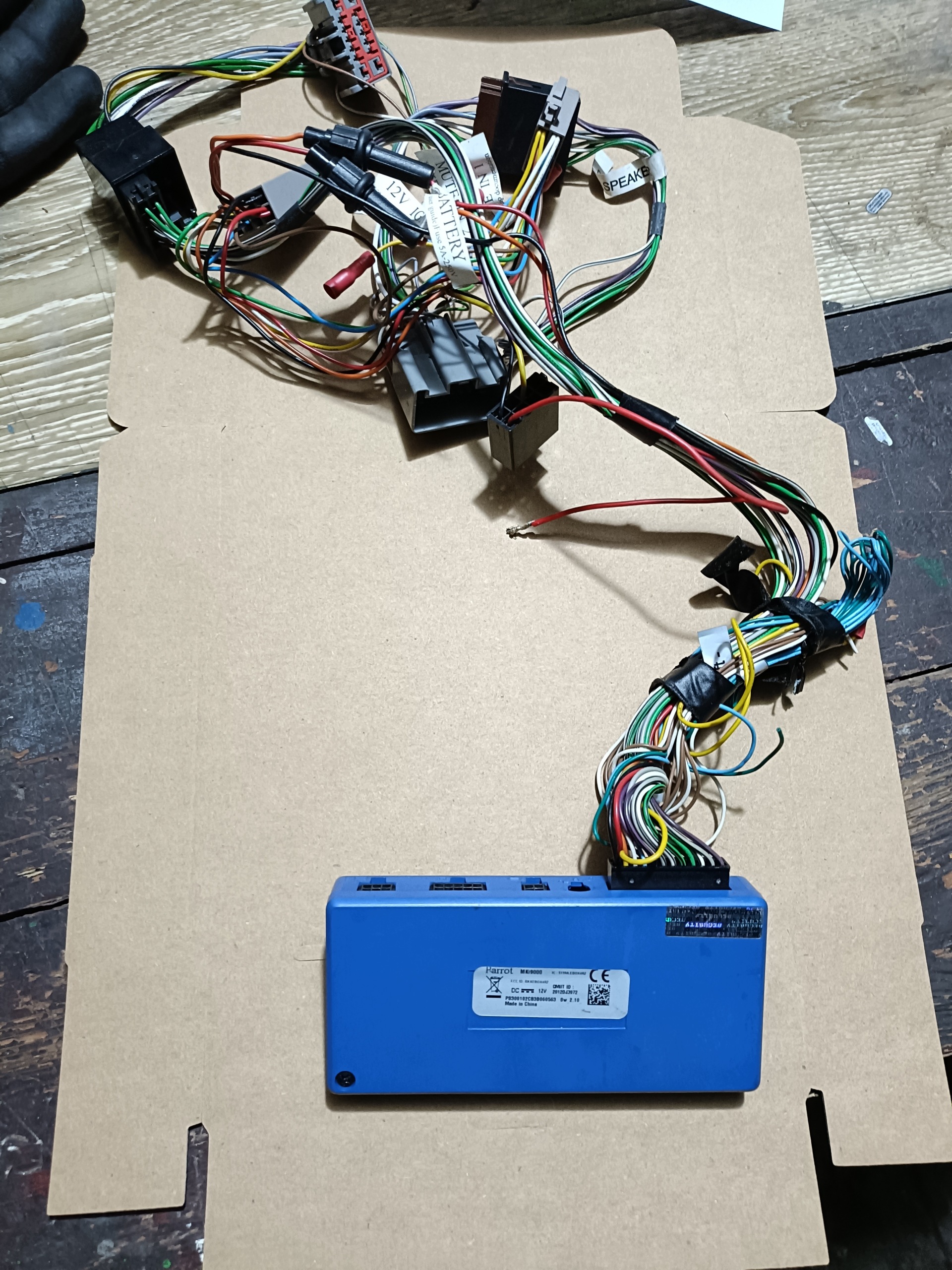 running board glosnomowiacy Bluetooth Parrot MKi9200 Volvo V50