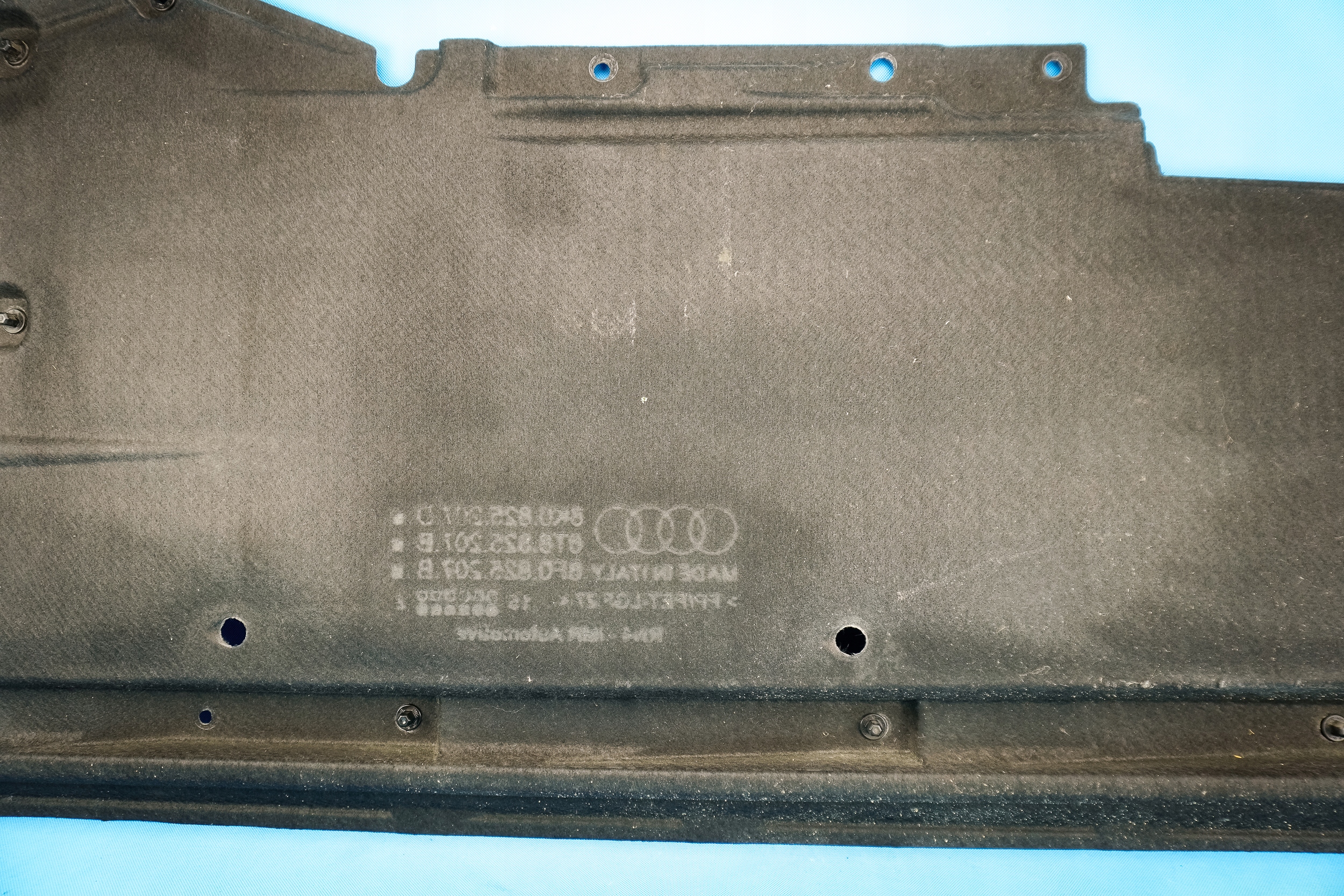 cover chassis left Audi A5 S5 8T Spb 8T8825207B