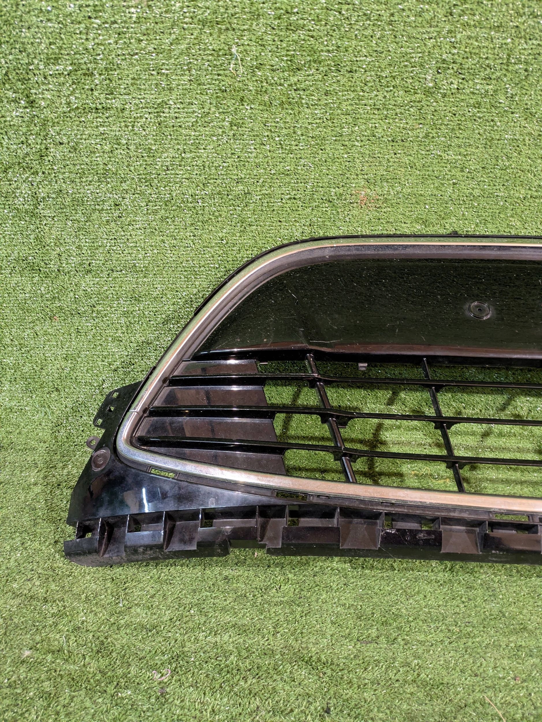 grid lower central FORD S-MAX LIFT 10-14 NR.106