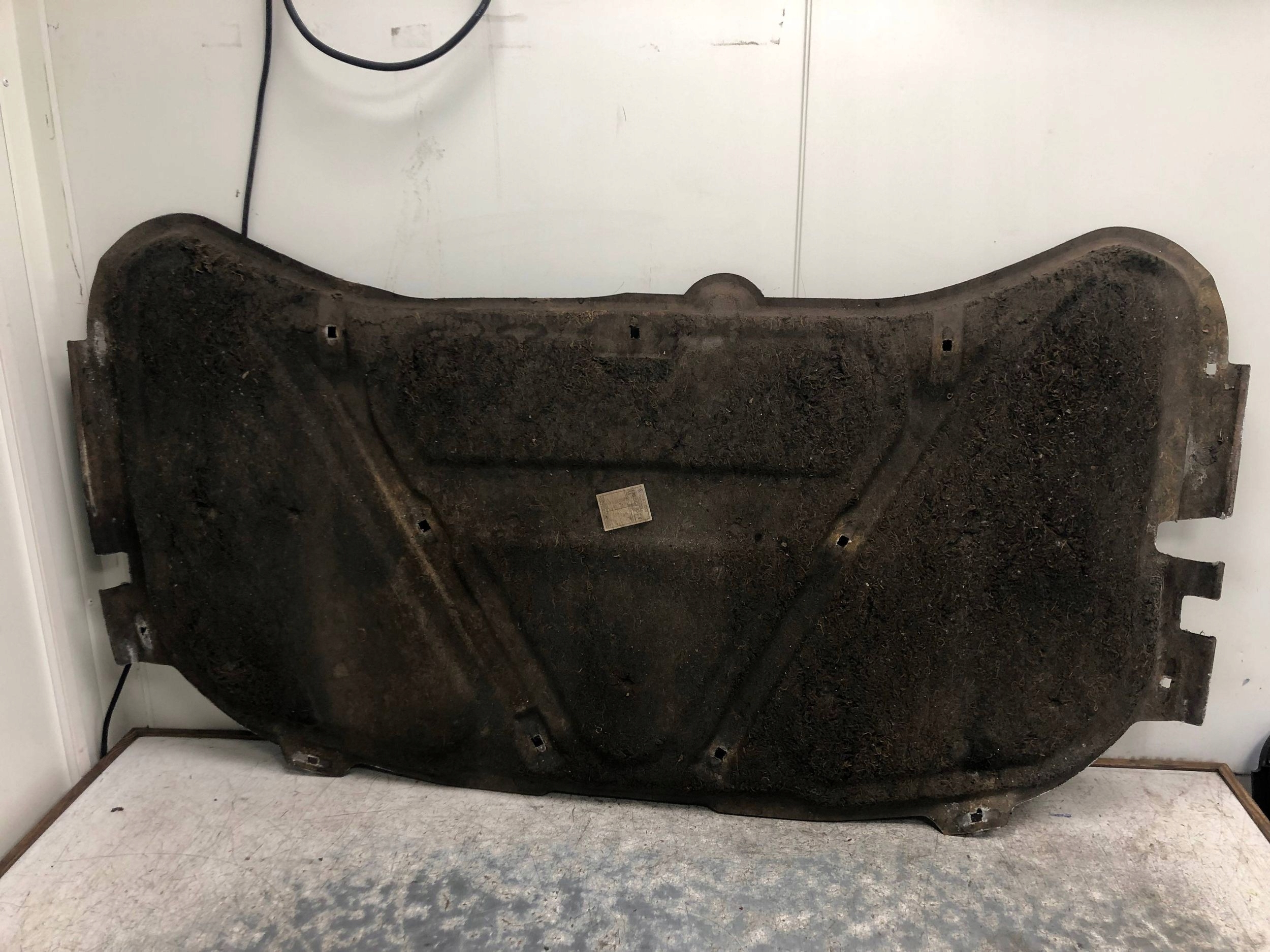 Insonorisation du capot VW BORA 1J0863835F