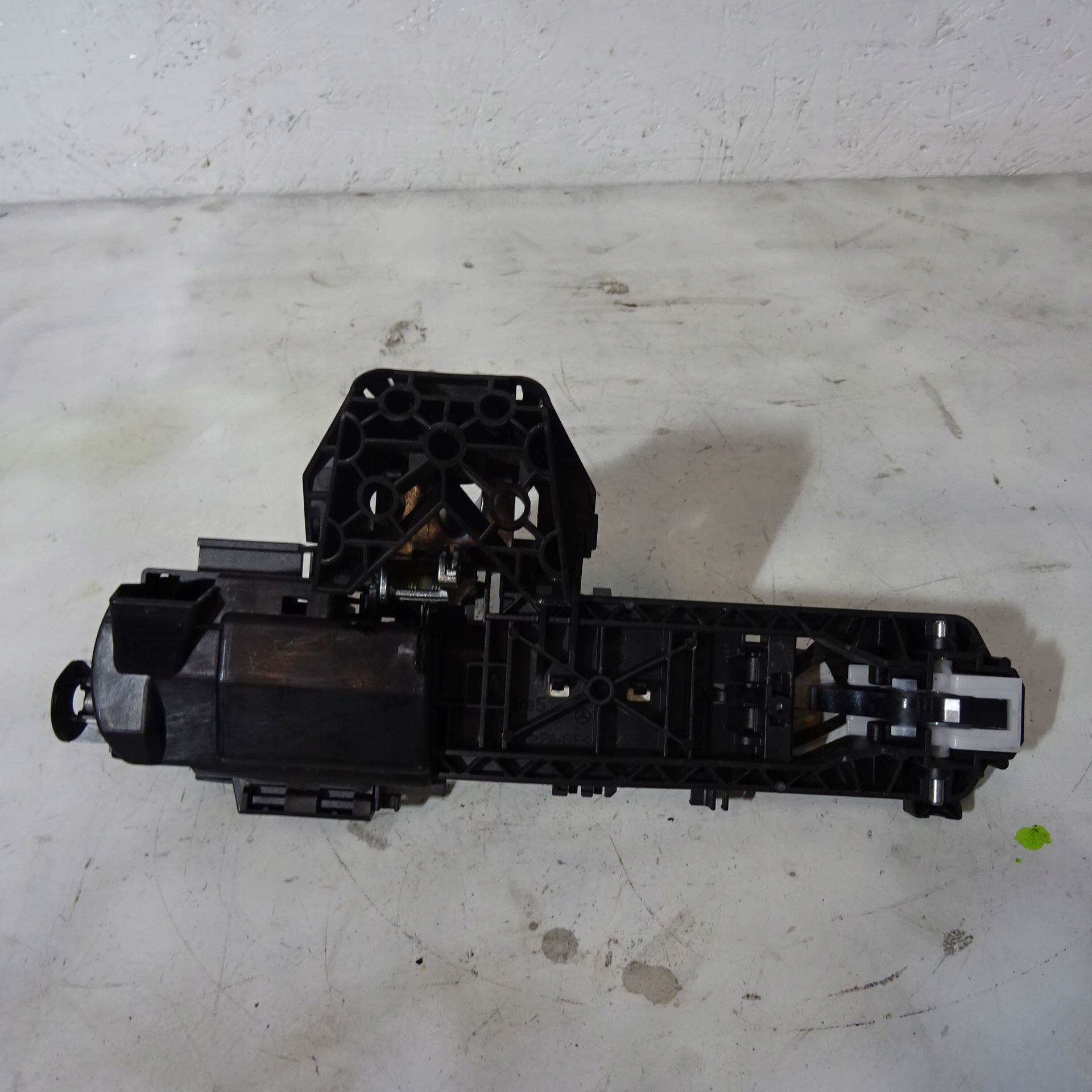 MERCEDES A W176 handle front right A2047601800