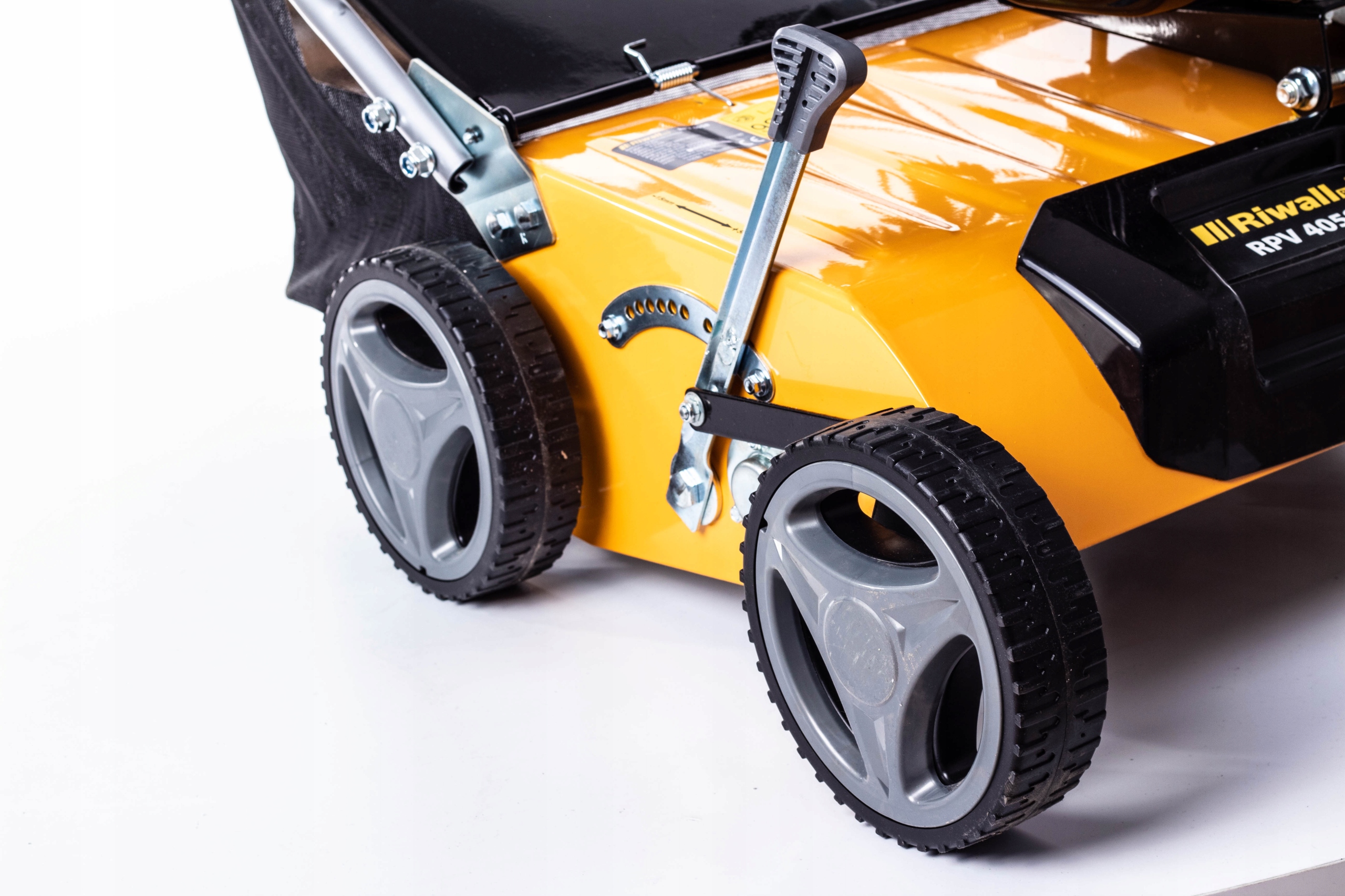 K.B AERATOR WERTYKULATOR SPALINOWY 3W1 AREATOR RIWALL PRO RPV 4058 2 WAŁKI Stan opakowania oryginalne