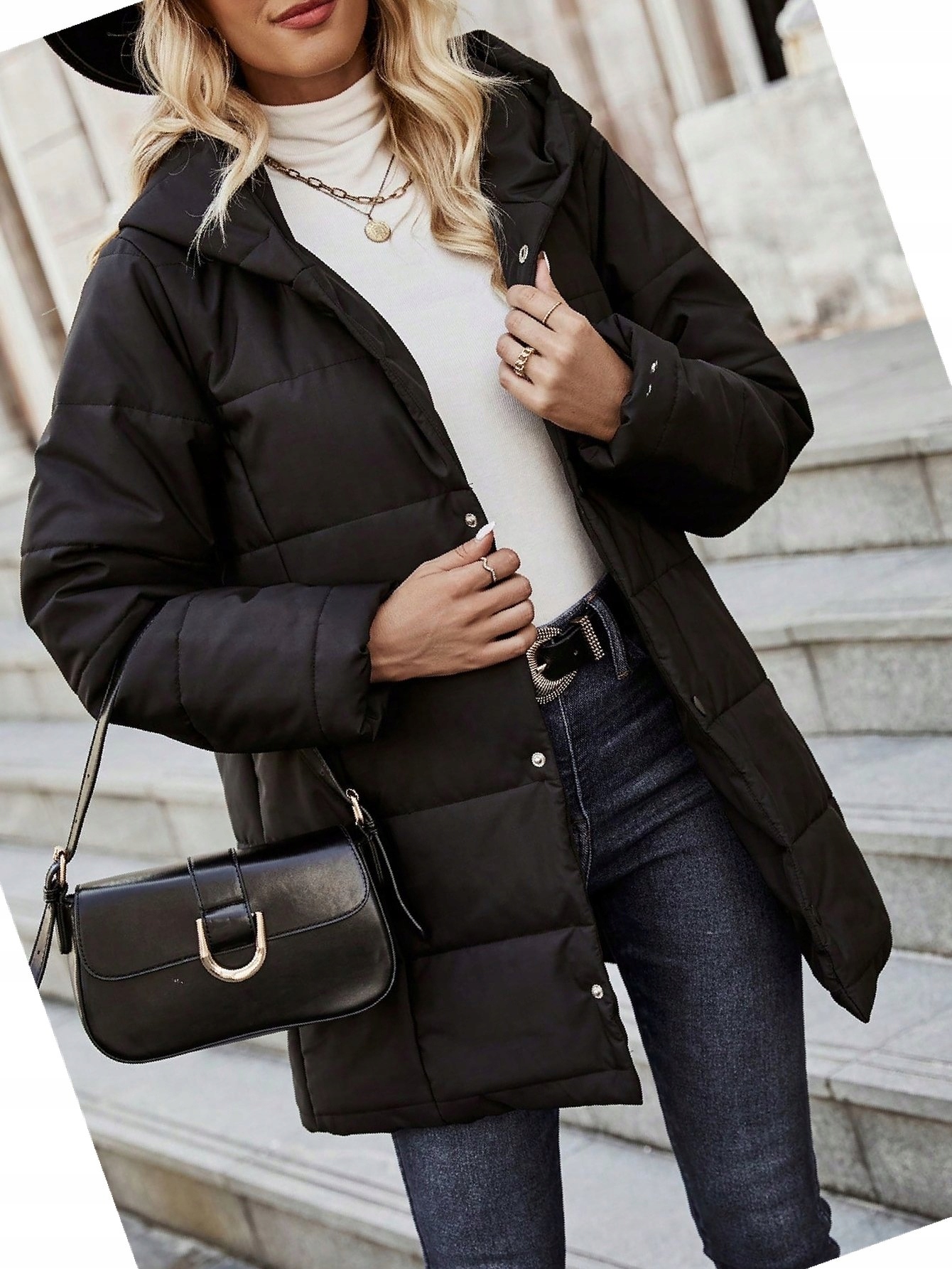 Bunda S Kapucí Prošívaná Černá Ležérní Zimní Péřová L 40