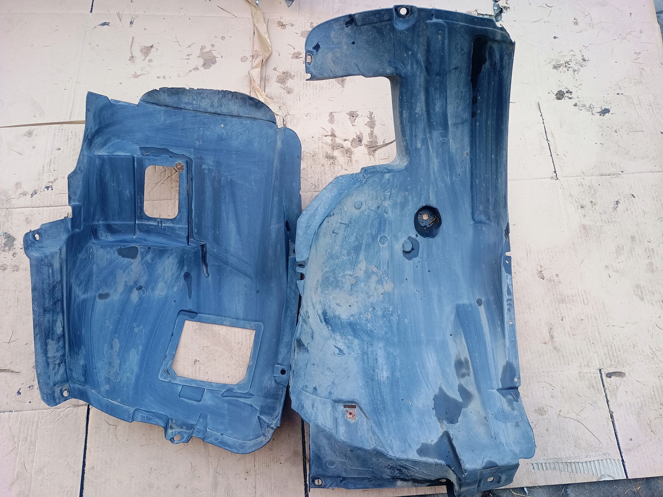 podblatník předek levé 74850610 BMW E90 E91 2 CZ.