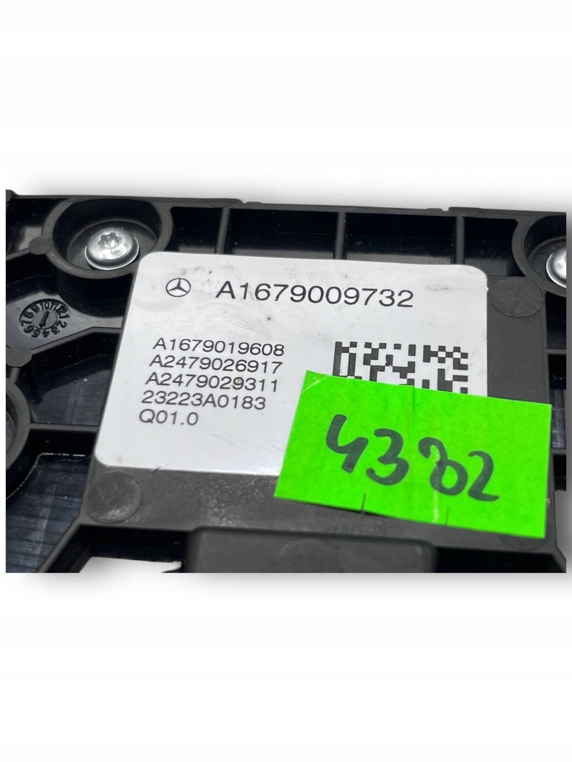 IDEALNY PANEL TOUCHPAD MERCEDES W167 $J