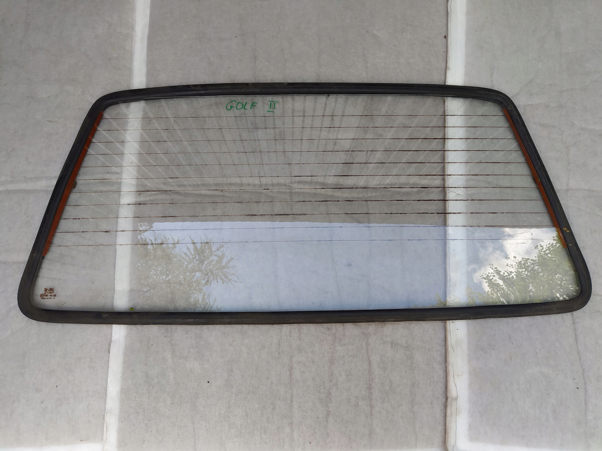 Заднє скло - VW Golf II