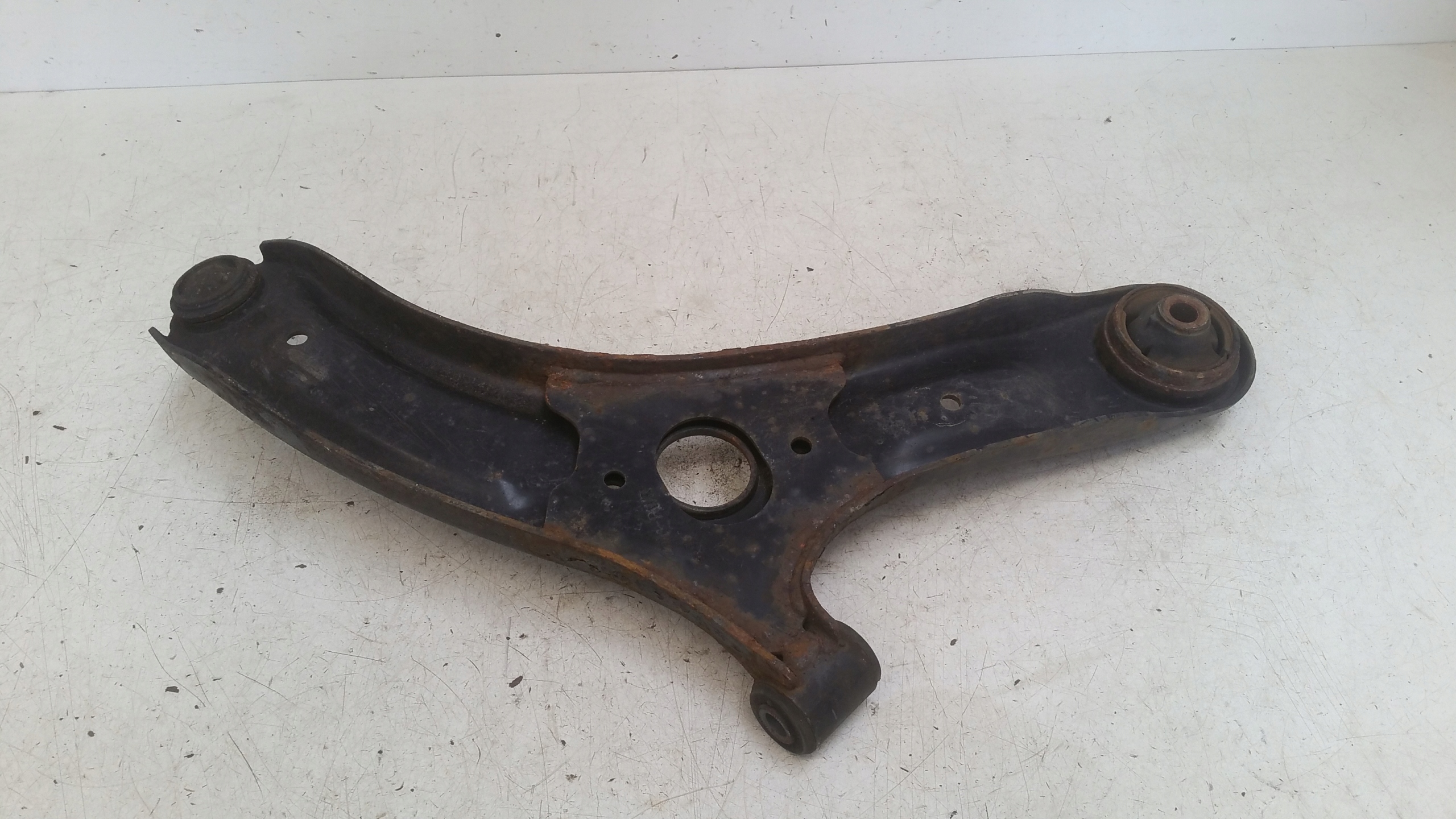 arm left front 545001J700 Hyundai i20