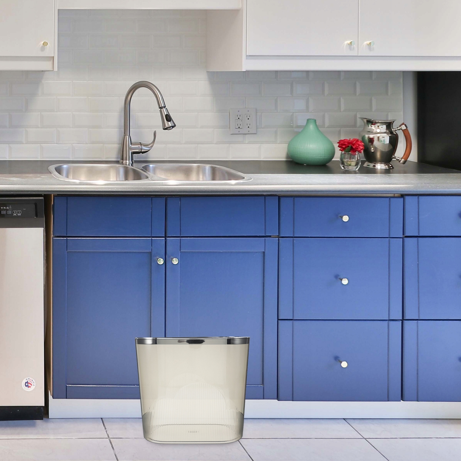 ZEWNĘTRZNY KOSZ NA ŚMIECI POD BIURKIEM KOSZ NA ŚMIECI Materiał inny