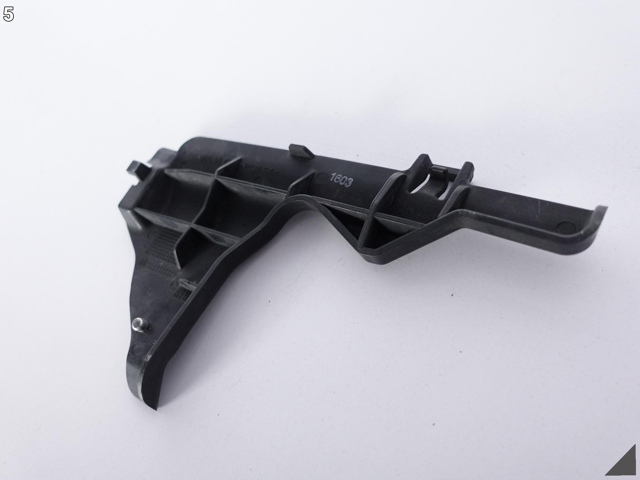 MERCEDES C-KLASA W205 support holder left W bumper rear part