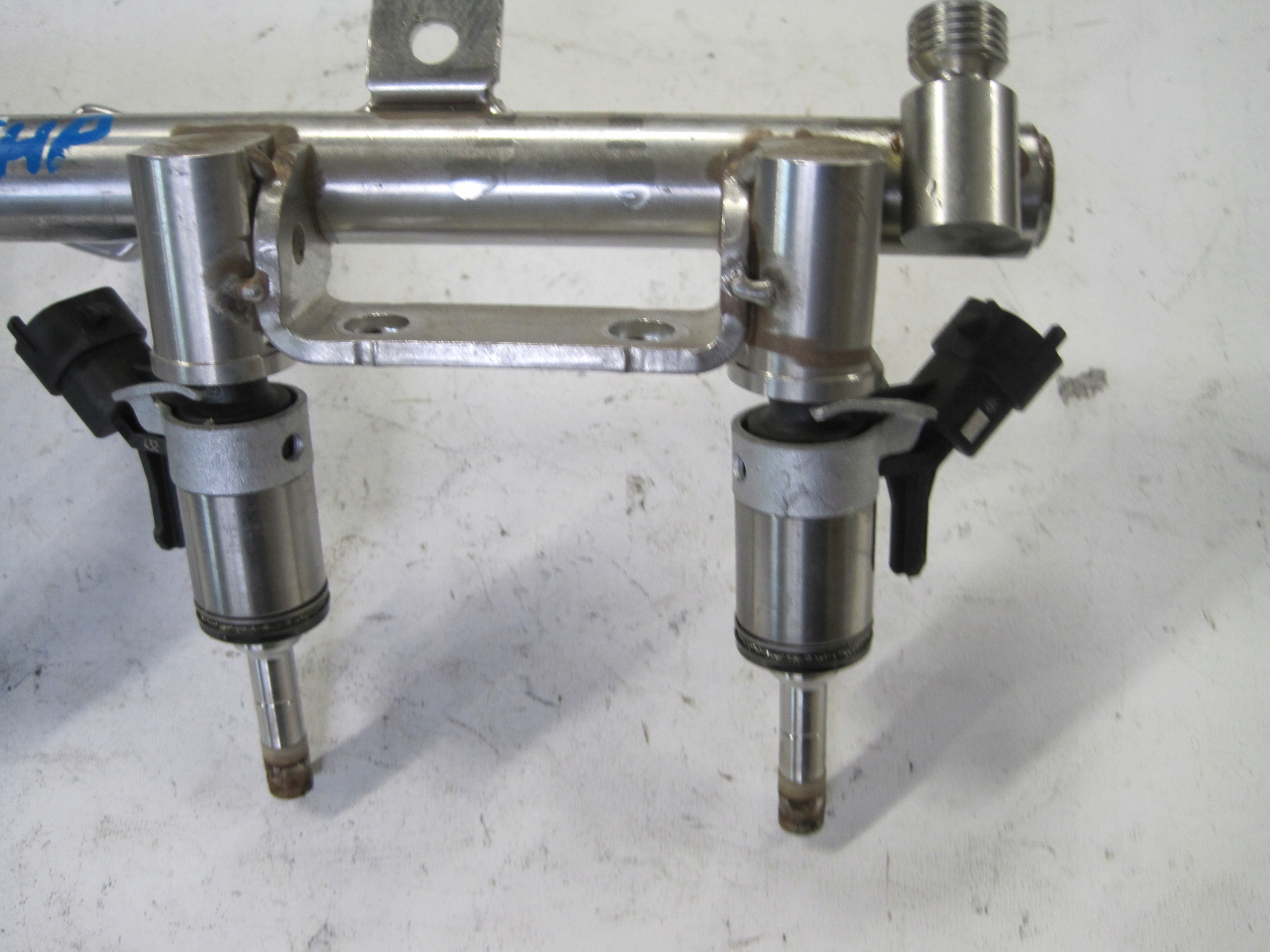 Rampe injection CITROEN PEUGEOT 9814468180 1,6THP