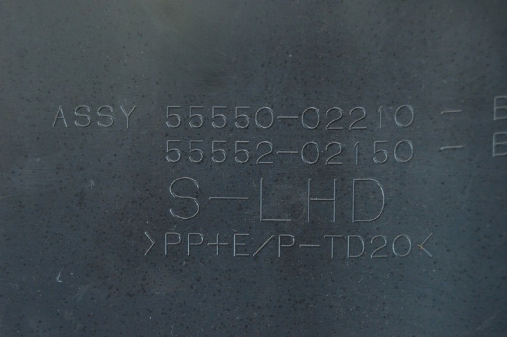 бардачок пассажира европа 55550-02210 TOYOTA COROLLA E15 06-13