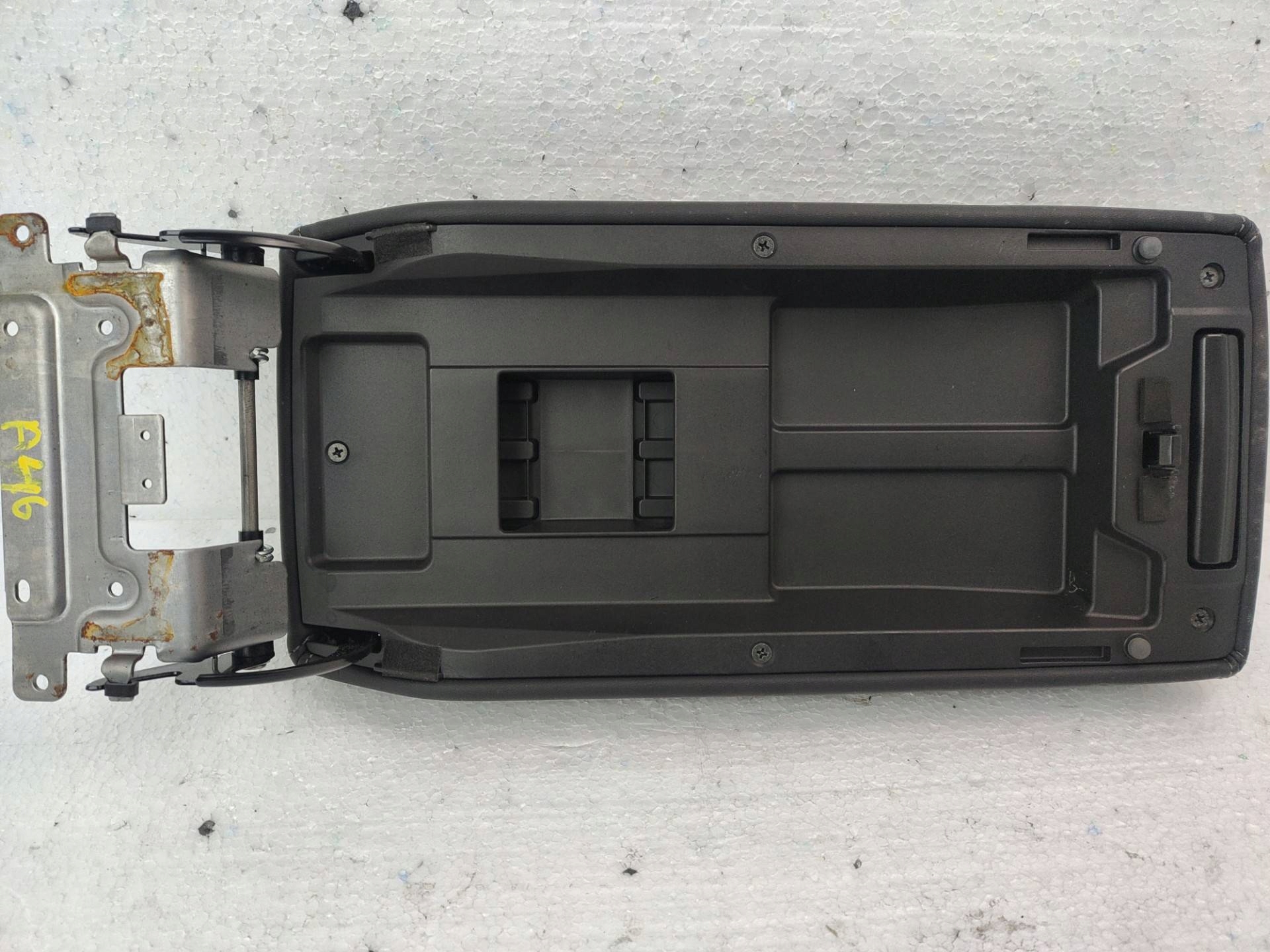 bracciolo tunelu srodkowego Subaru Legacy 6 facelift BN 2019