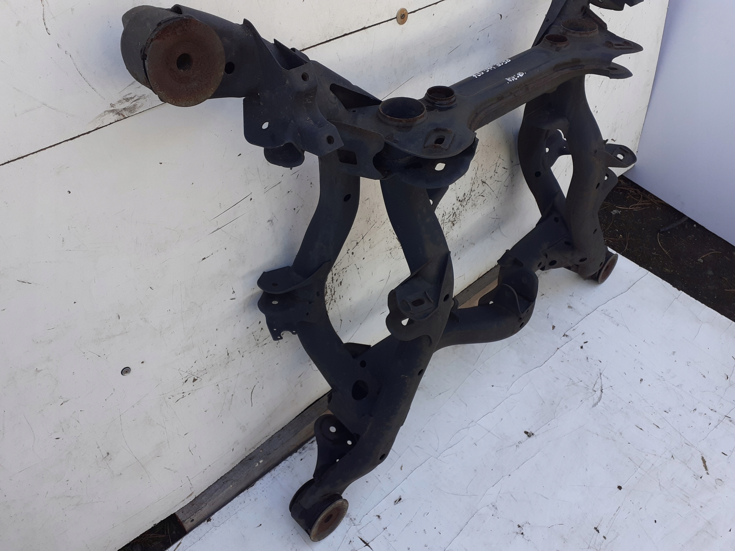 axle beam subframe axle beam rear part 7L0599303B Porsche Cayenne