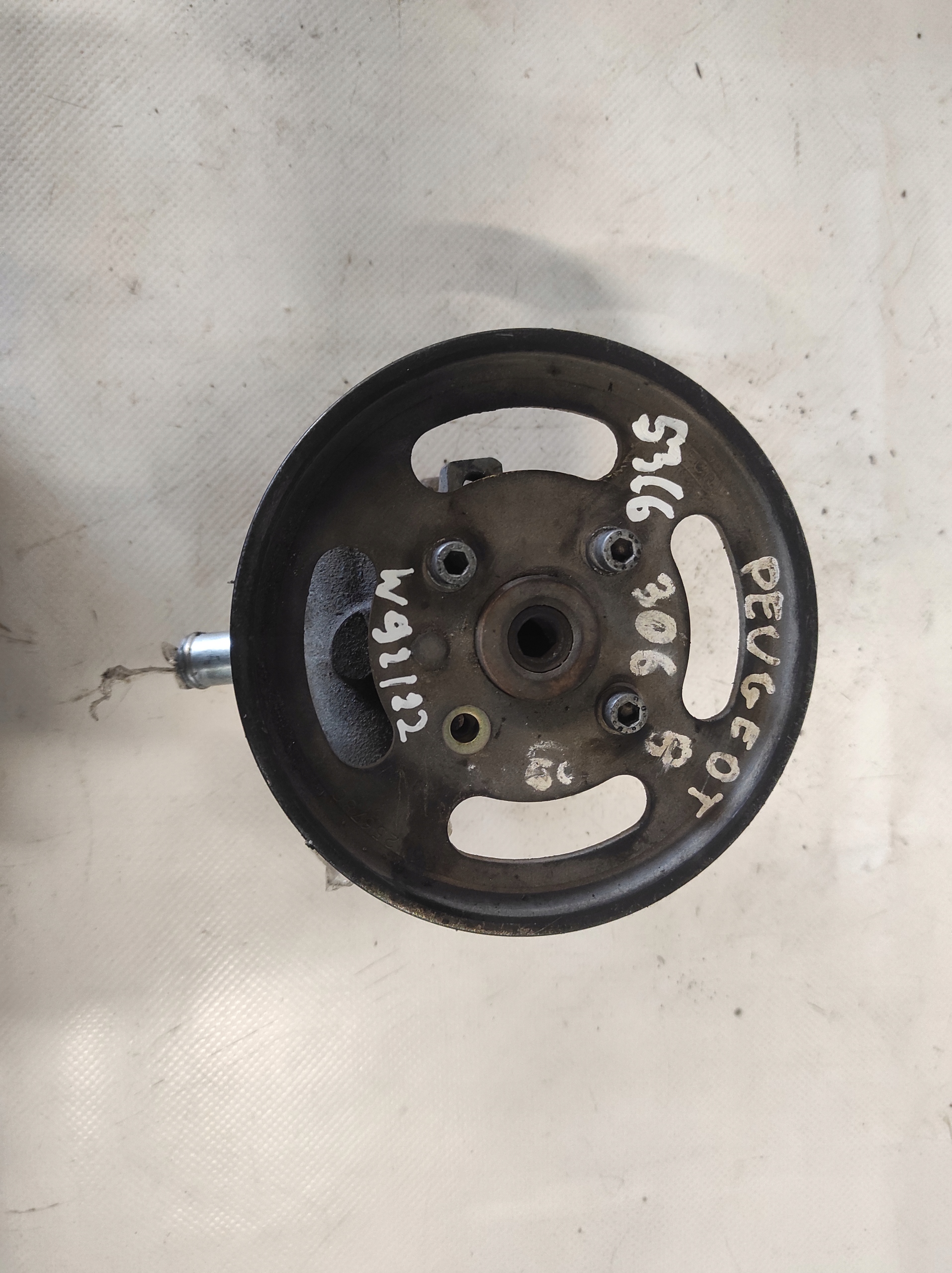 Peugeot 306 1.6 B servo pump control