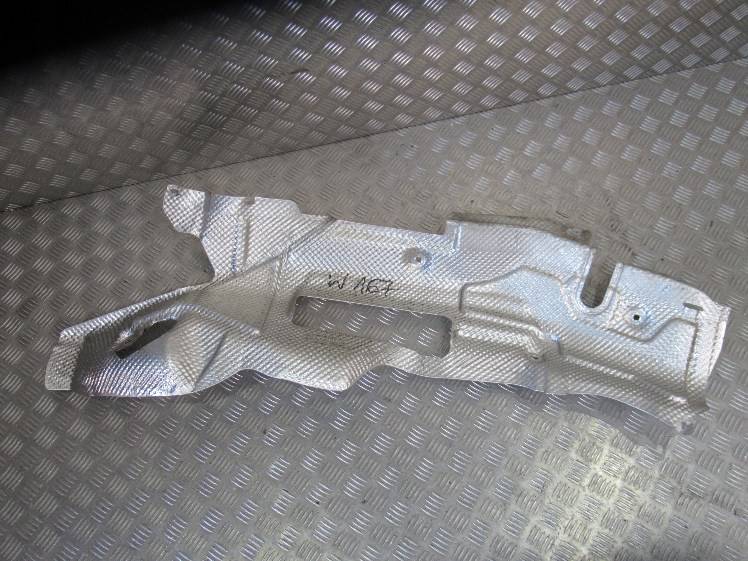 MERCEDES GLE W167 OSLONA TERMICZNA A1676807208