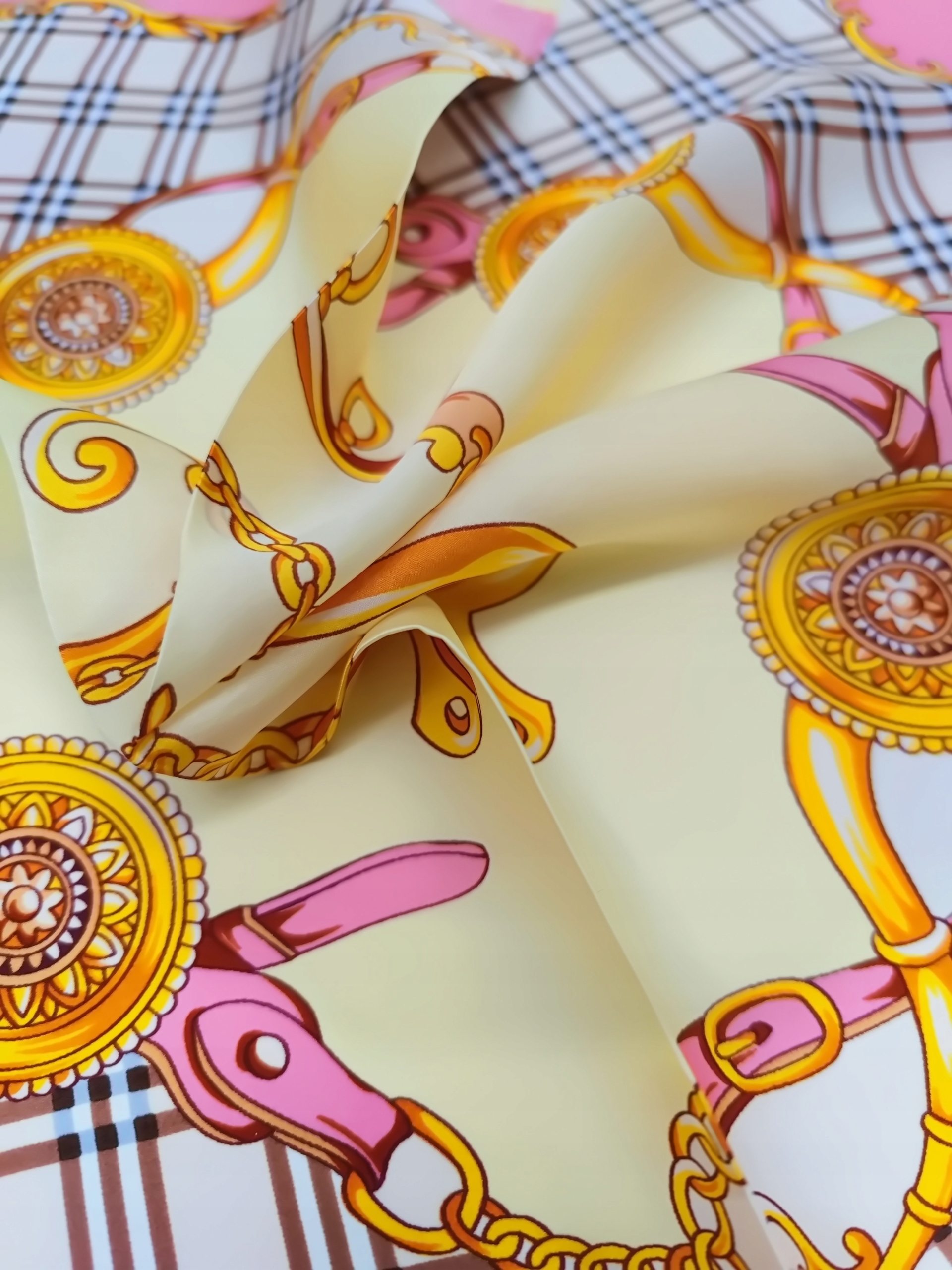 APASZKA 100% JEDWAB NATURALNY MORWOWY JEDWABNA CHUSTA MARKA JAKOŚĆ SHQ Długość (cm) 55 cm