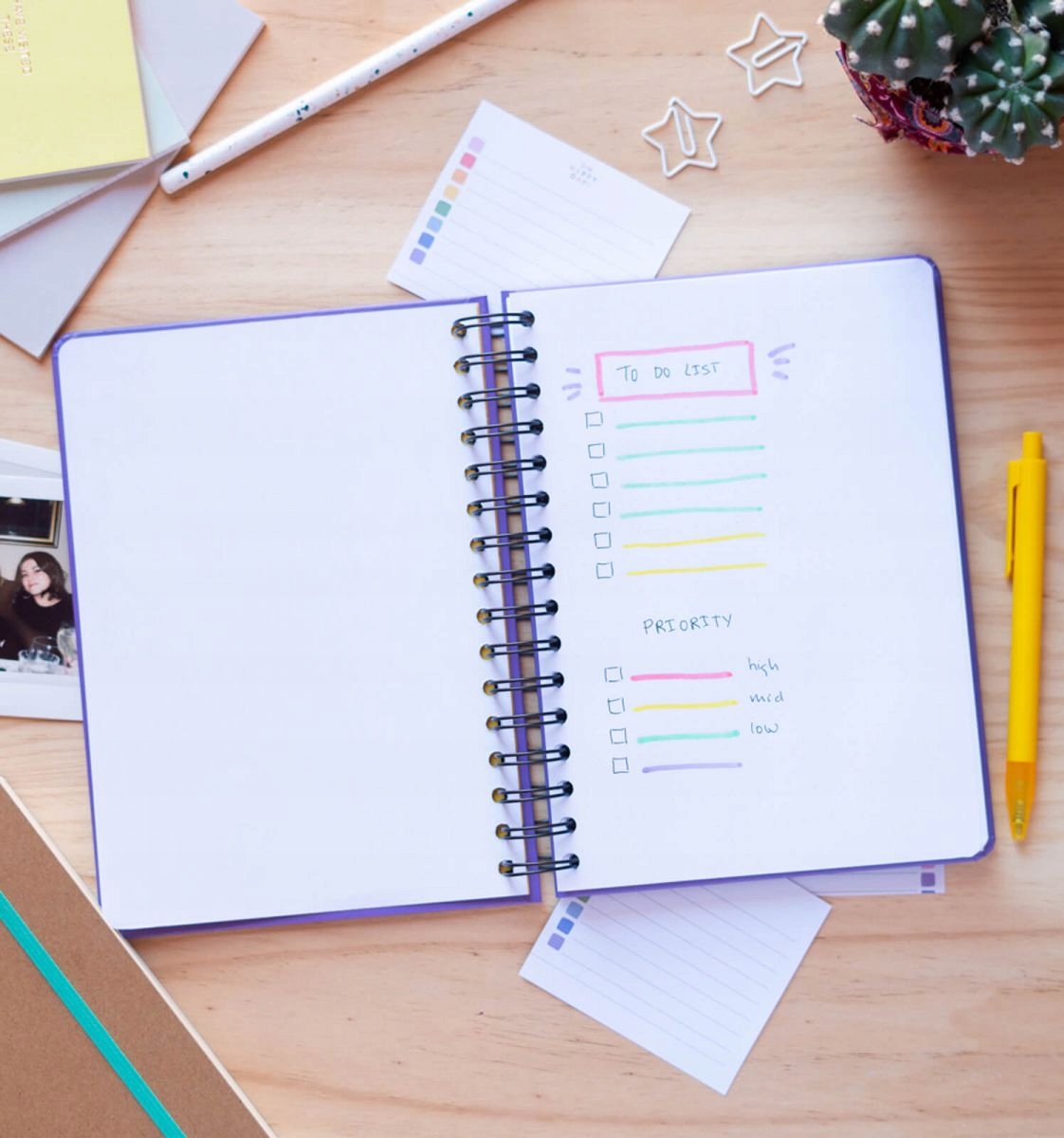 Friends Przyjaciele fioletowy kropkowany notes A5 Szerokość produktu 14.8 cm