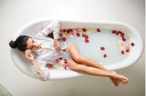 RÓŻANY ZESTAW DO CIAŁA AROMAT KWIATÓW DOUBLE BOX Wielkość Produkt pełnowymiarowy