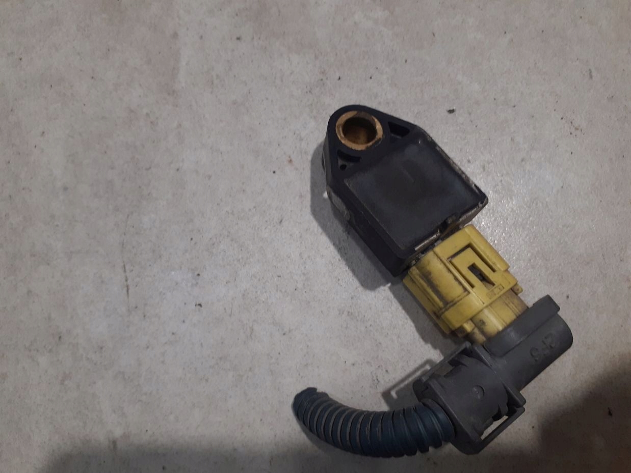 Crashsensor Drucksensor TOYOTA AVENSIS 2.0 D4D 8983305010 066416081H
