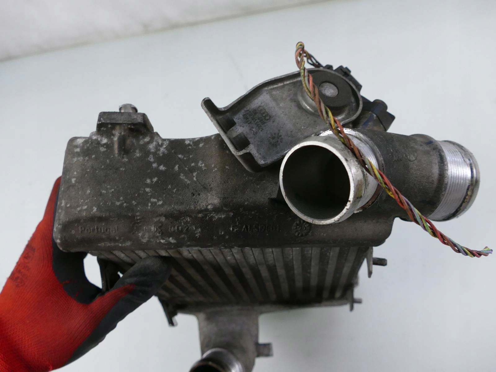 AUDI A8 D3 3.0 TDI INTERCOOLER links 4E0146805