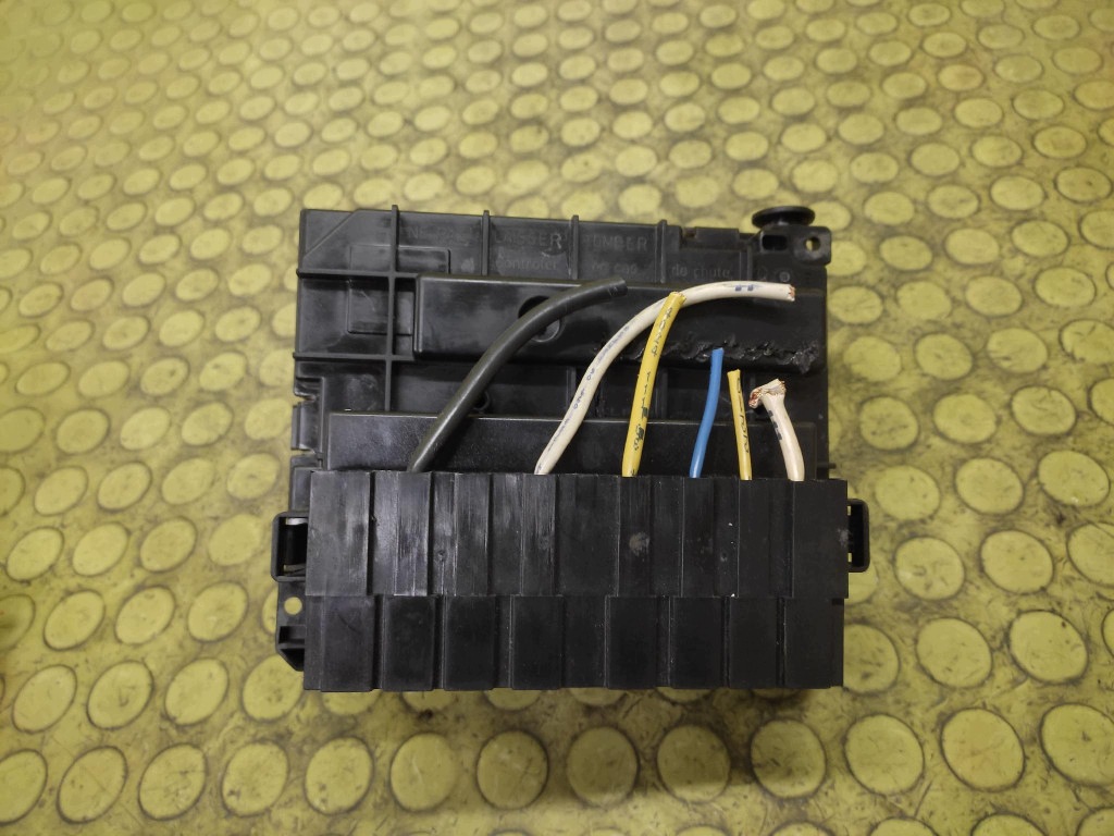 PEUGEOT 207 module BSM 9659741880