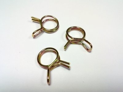 

Zacisk przewodu paliwowego 6 mm