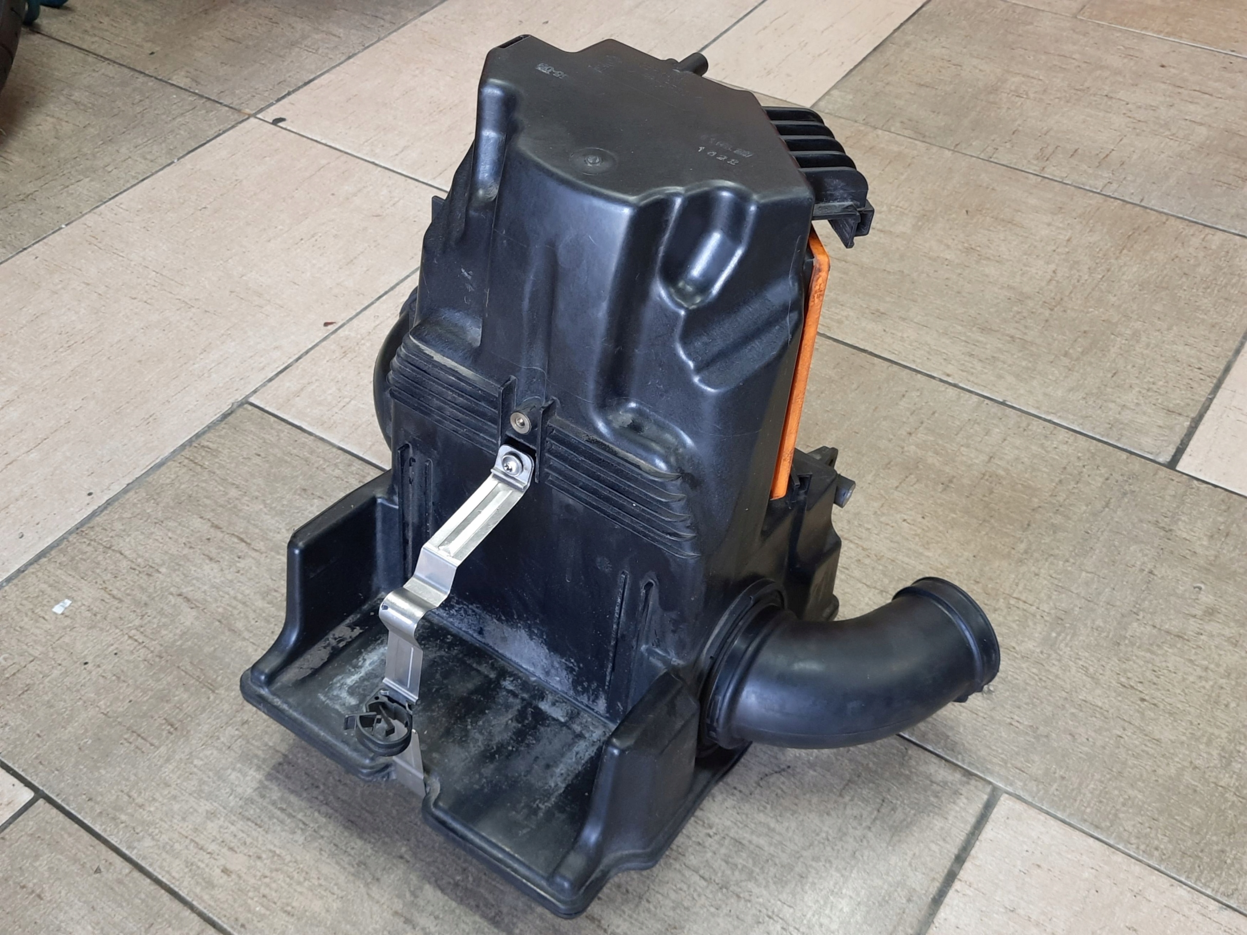 13717677655 - Корпус фильтра Airbox BMW R1200 ST R1200R 04-07