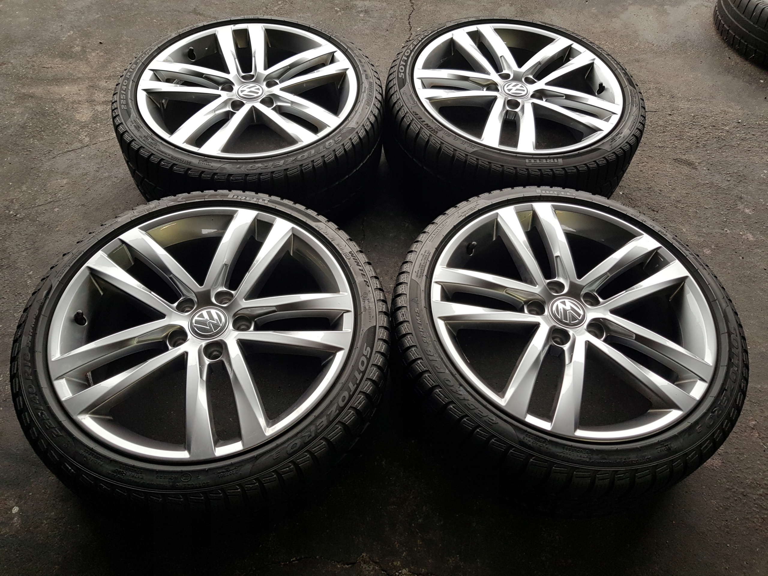 колеса зимові VW Golf VII VIII VI Sportsvan Touran Audi A3 225/40/18