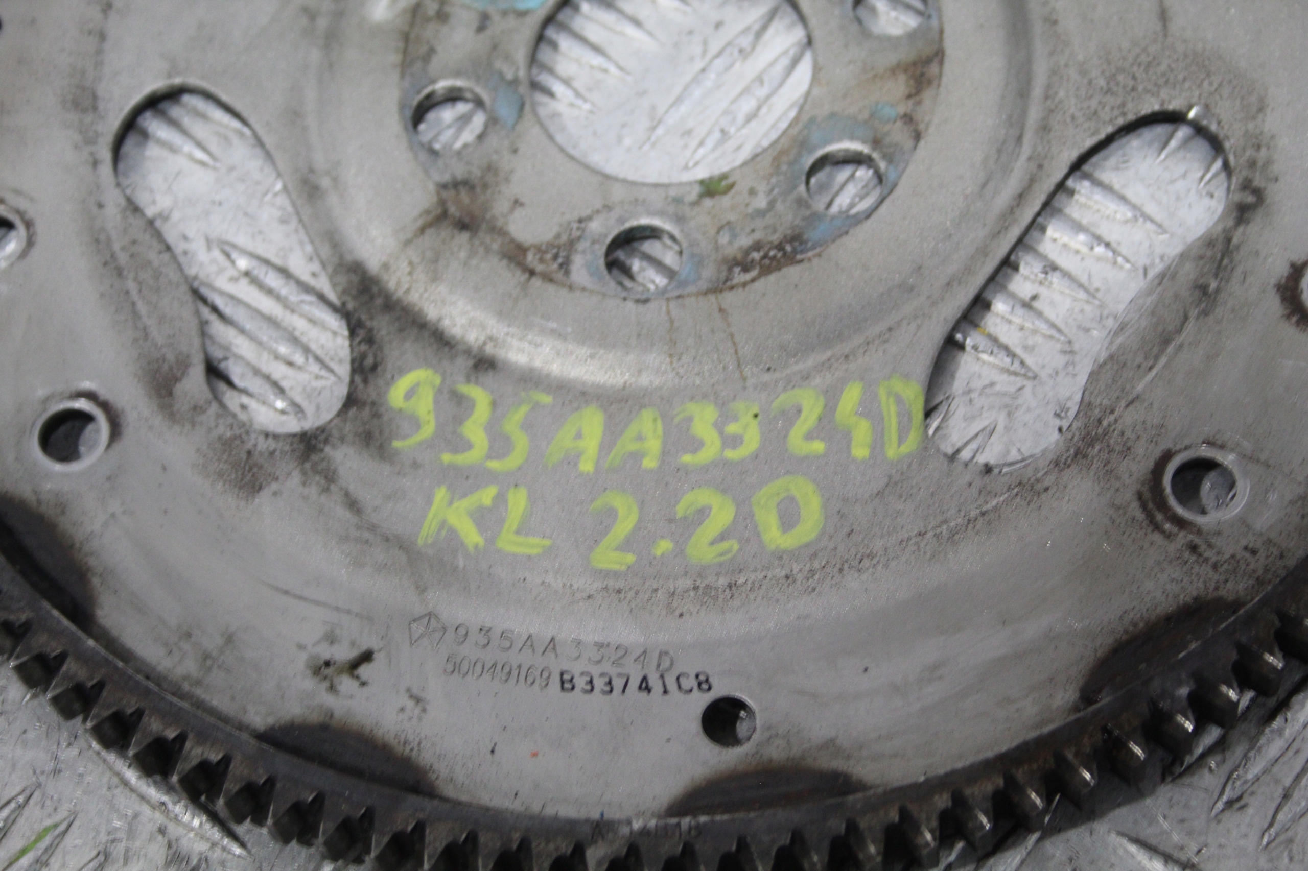 wheel flywheel JEEP CHEROKEE KL 935AA3324D