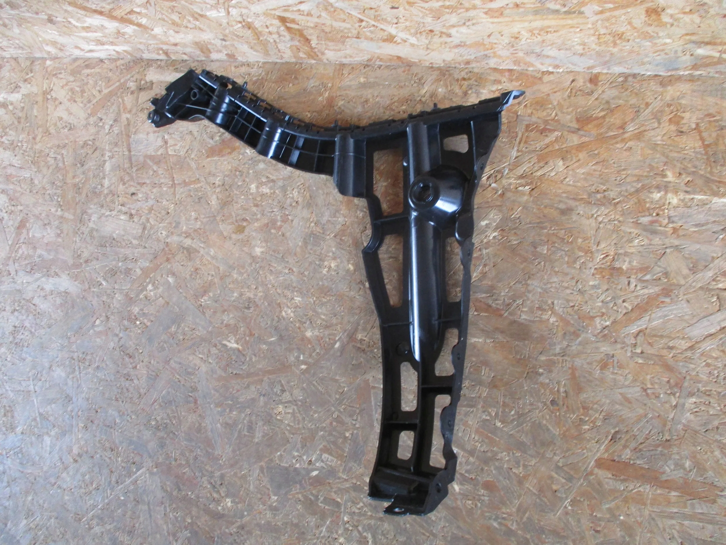 bumper bracket rear part left MB C KLASA W206 sedan